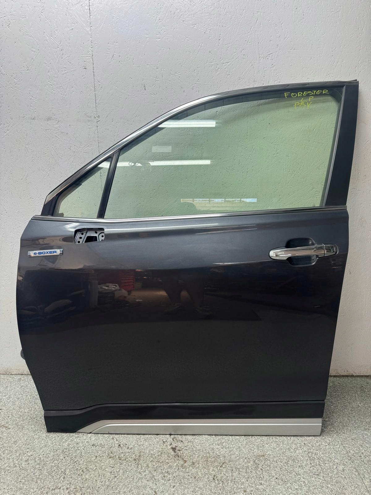 KOMPLETNE DRZWI LEWY PRZÓD SUBARU FORESTER V 2019-2023 KOD KOLORU P8Y