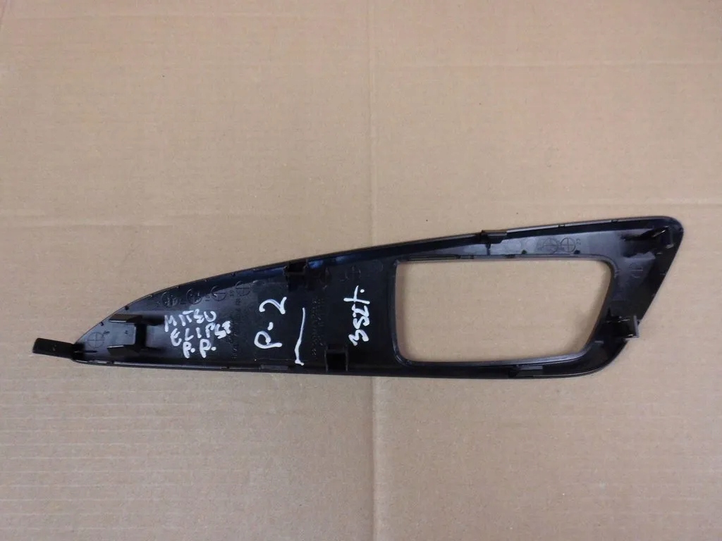 Mitsubishi Eclipse Cross cap upholstery side