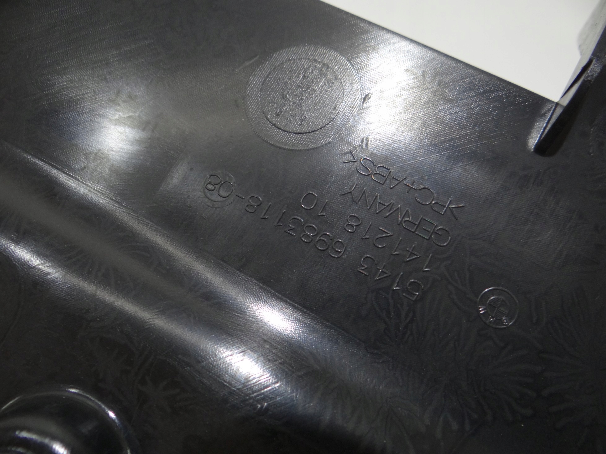 blende abdeckung gehäuse wärmblech BMW E88 6983118