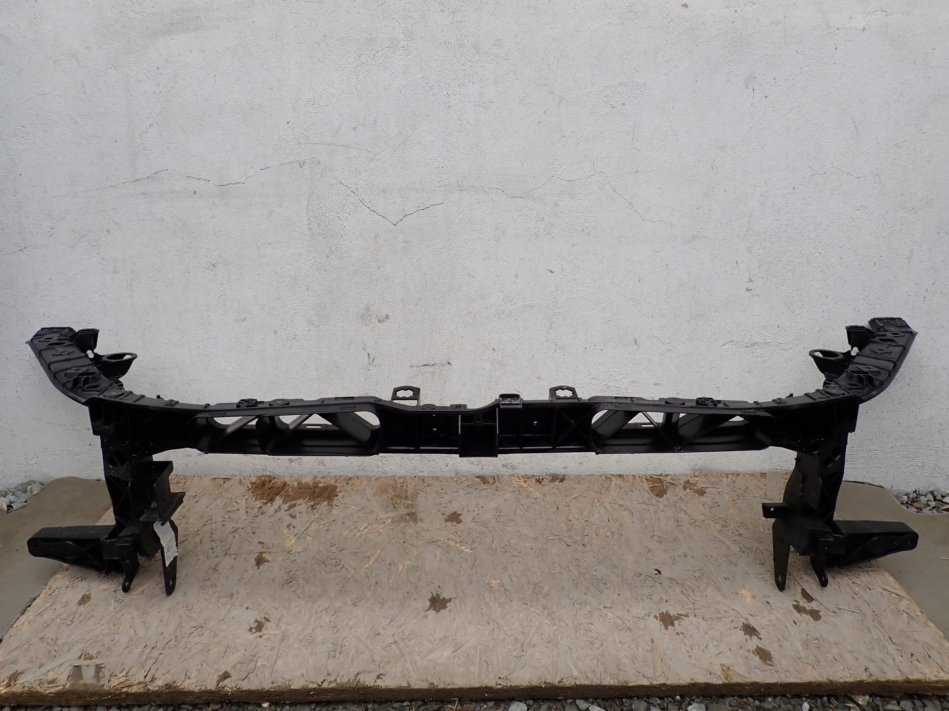 support panel for radiators pillar iron MERCEDES B KLASA 247 2018- A2476223000