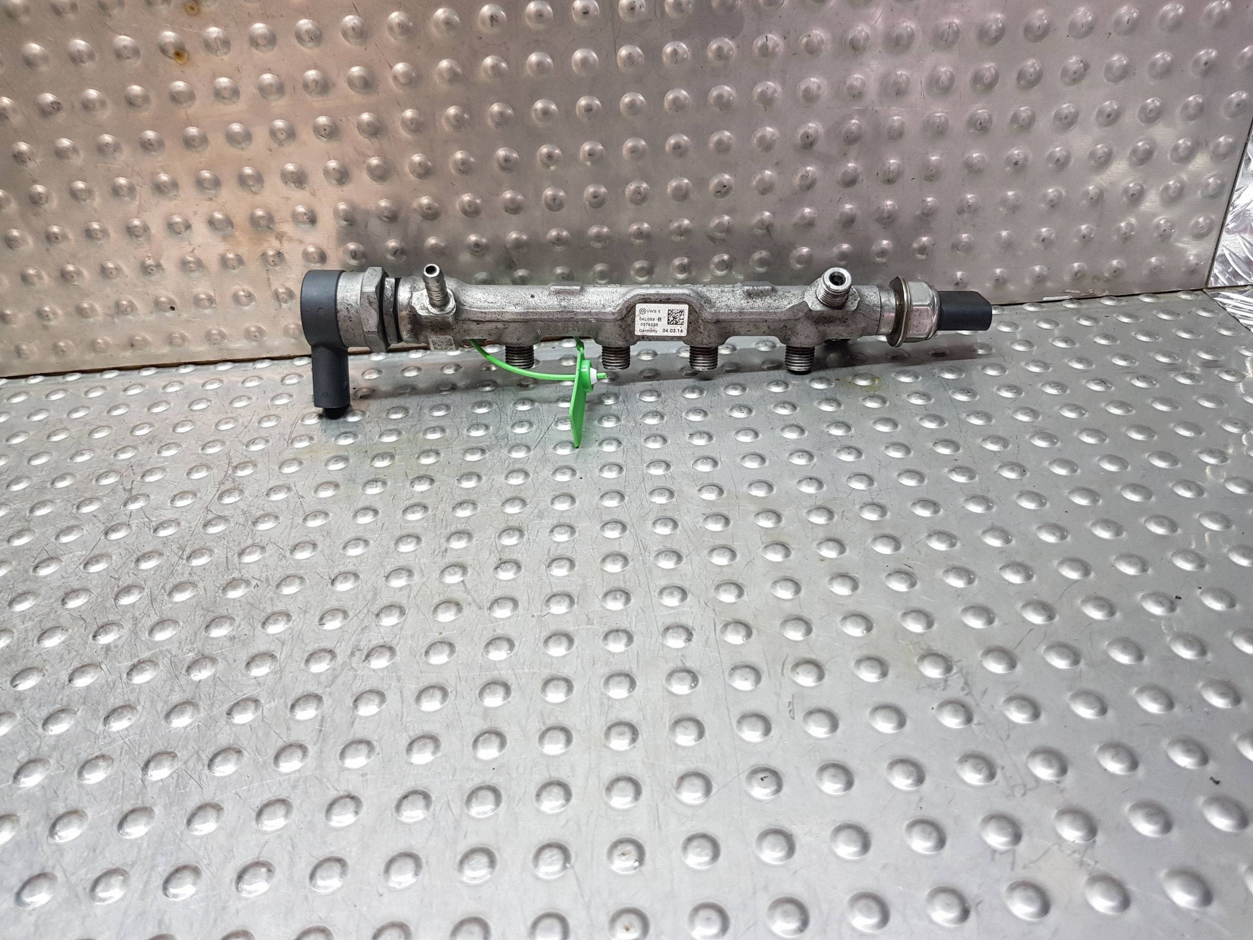 Rampe injection Capteurs 04L089B OCTAVIA III A3 8V LEON GOLF VII 2.0 TDI