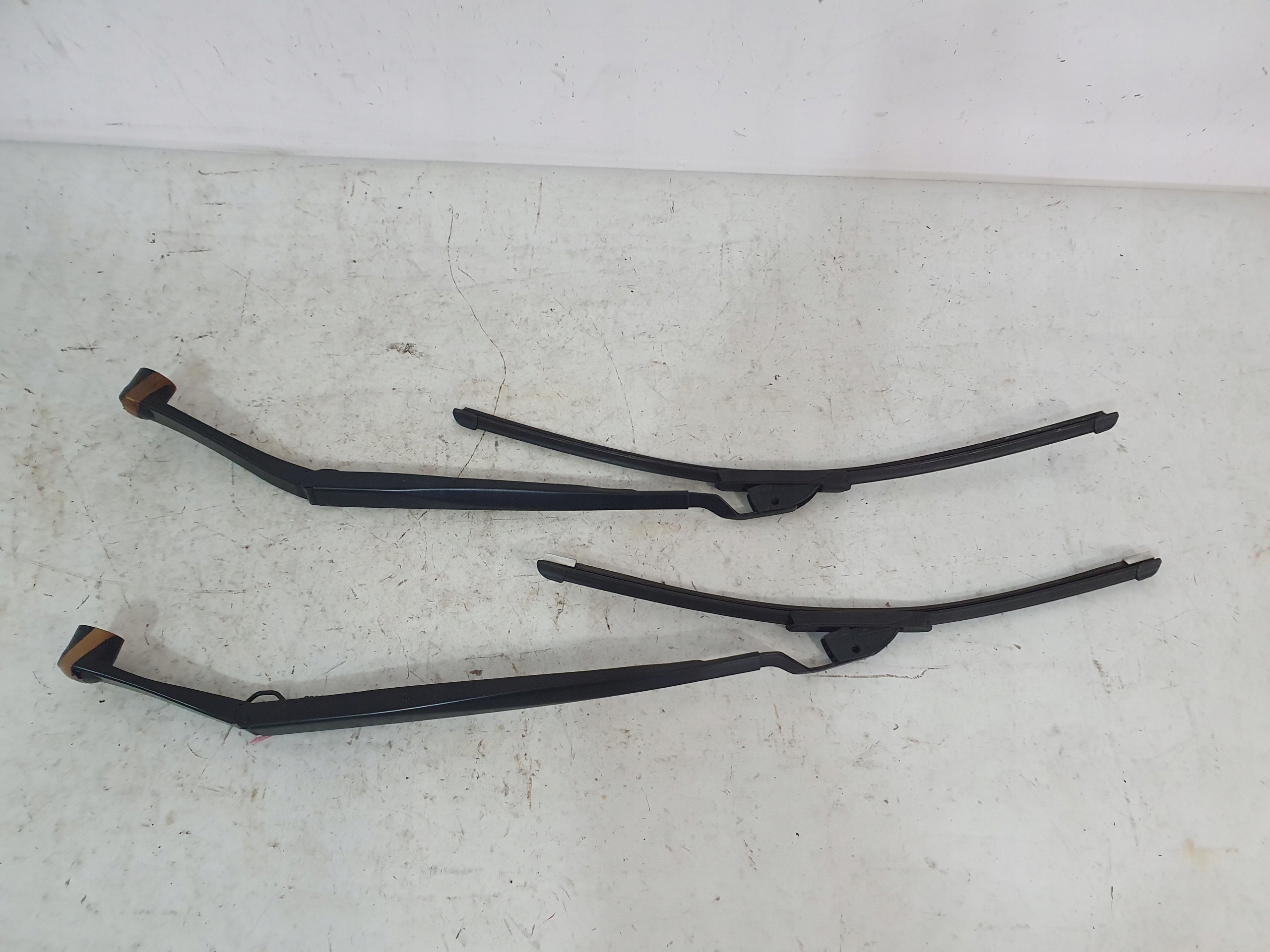 original DODGE CHARGER 2015- wiper arm right left KOMPLET