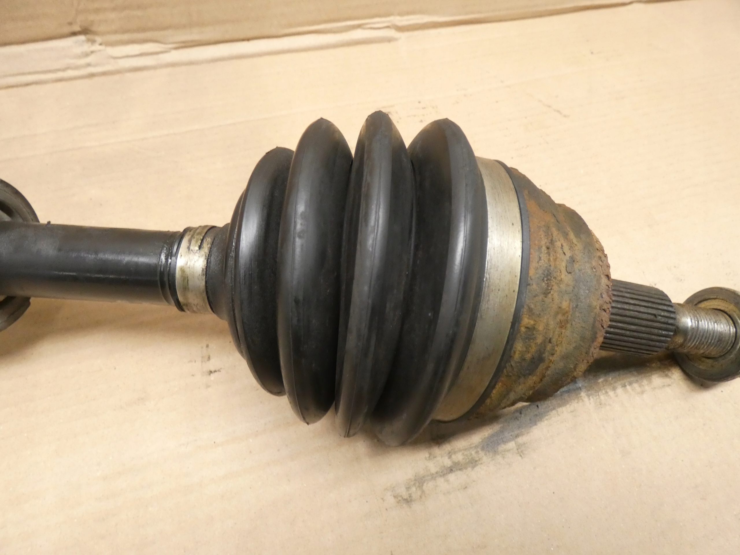 semi-axis left short. NEW BEETTLE 98-10 1.6 8V AYD 1J0407271D