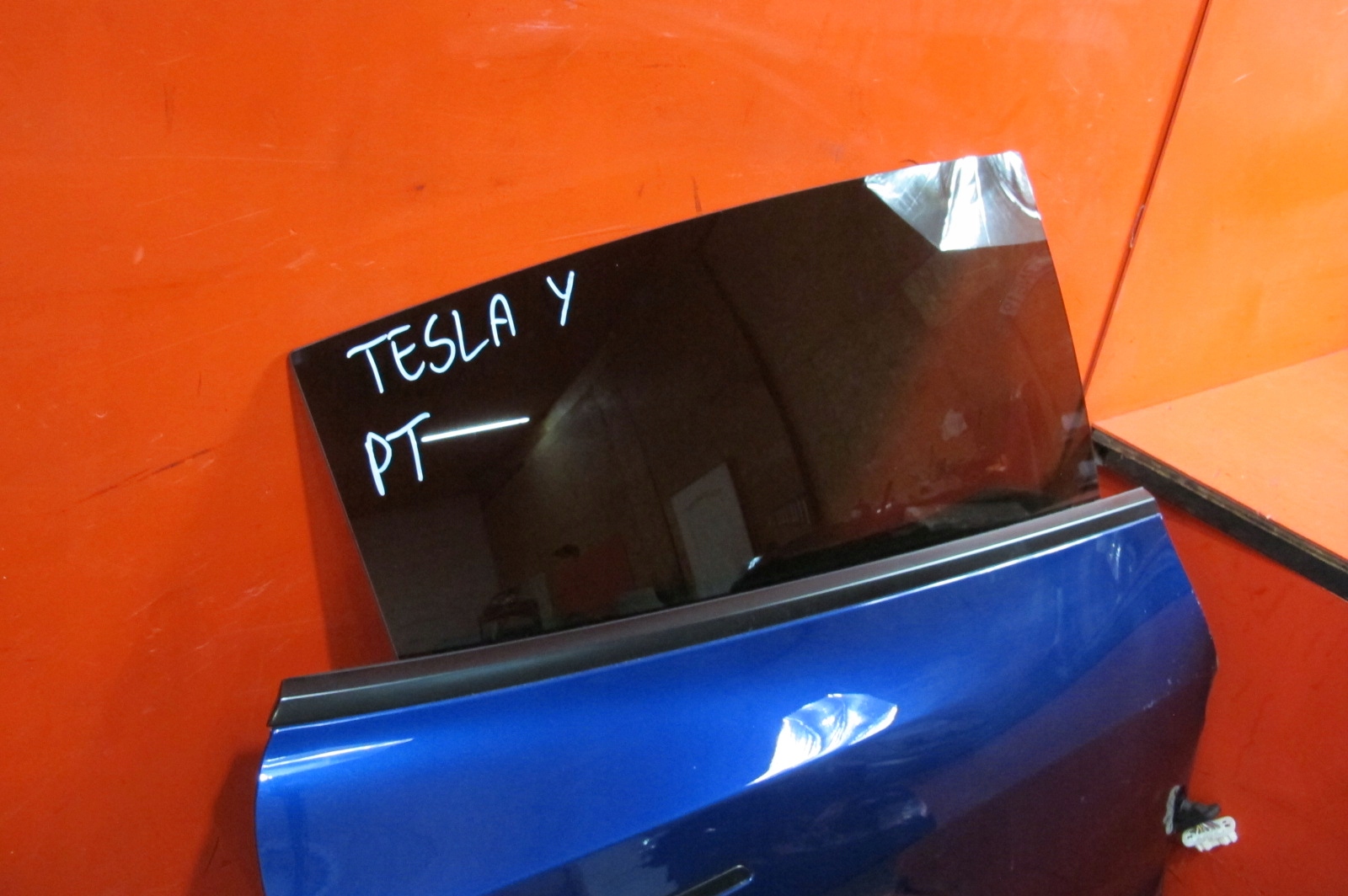 Tesla MODEL Y DRZWI PRAWE TYŁ TYLNE PPSB Kolor niebieski