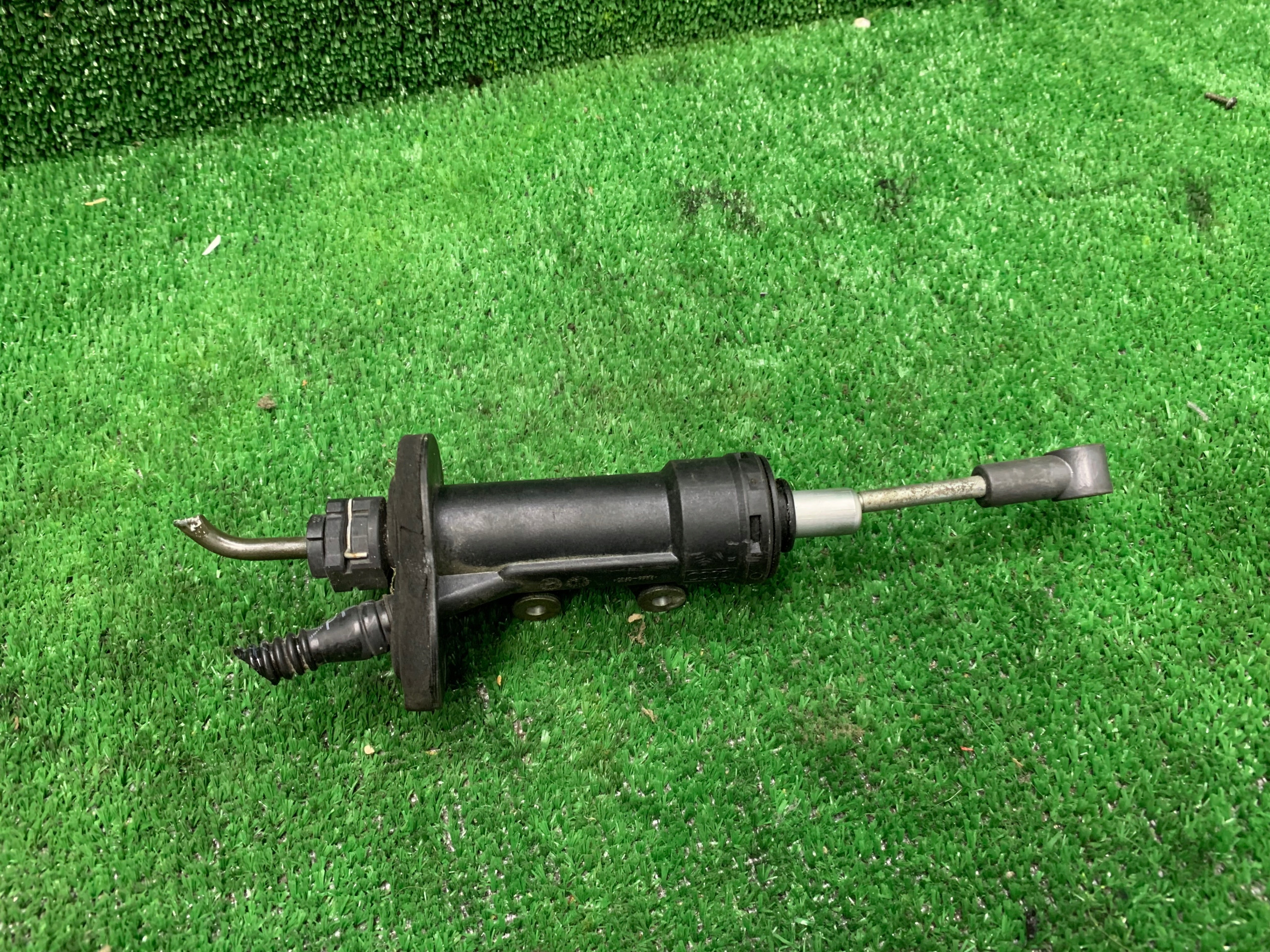 Pompe Embrayage AUDI A6 C6 4F0721401A