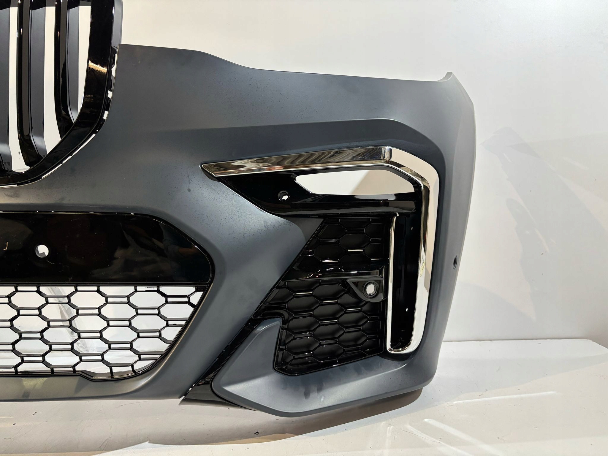 BMW X7 G07 M-Pakiet Zderzak przedni - 17651 Numer katalogowy części 51118081817