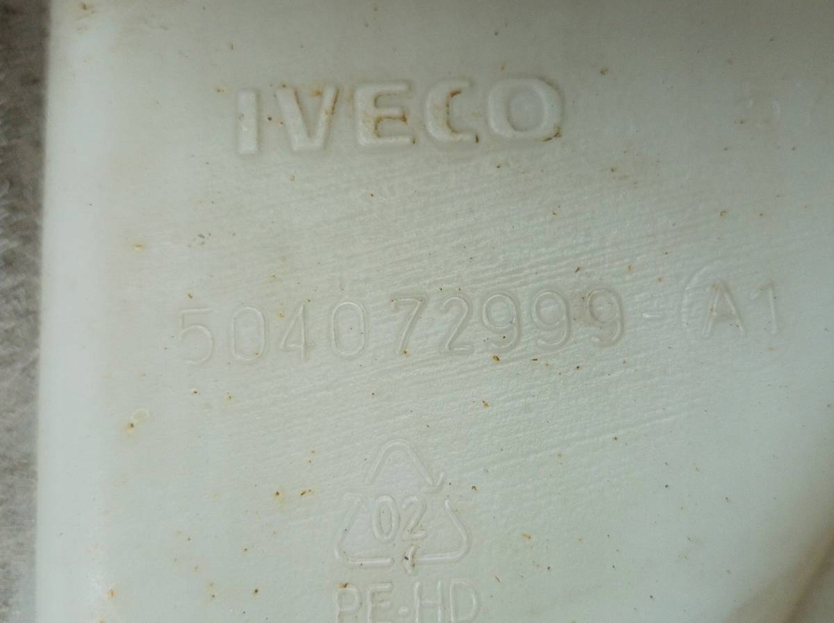 washer fluid tank 504072999 Iveco Stralis