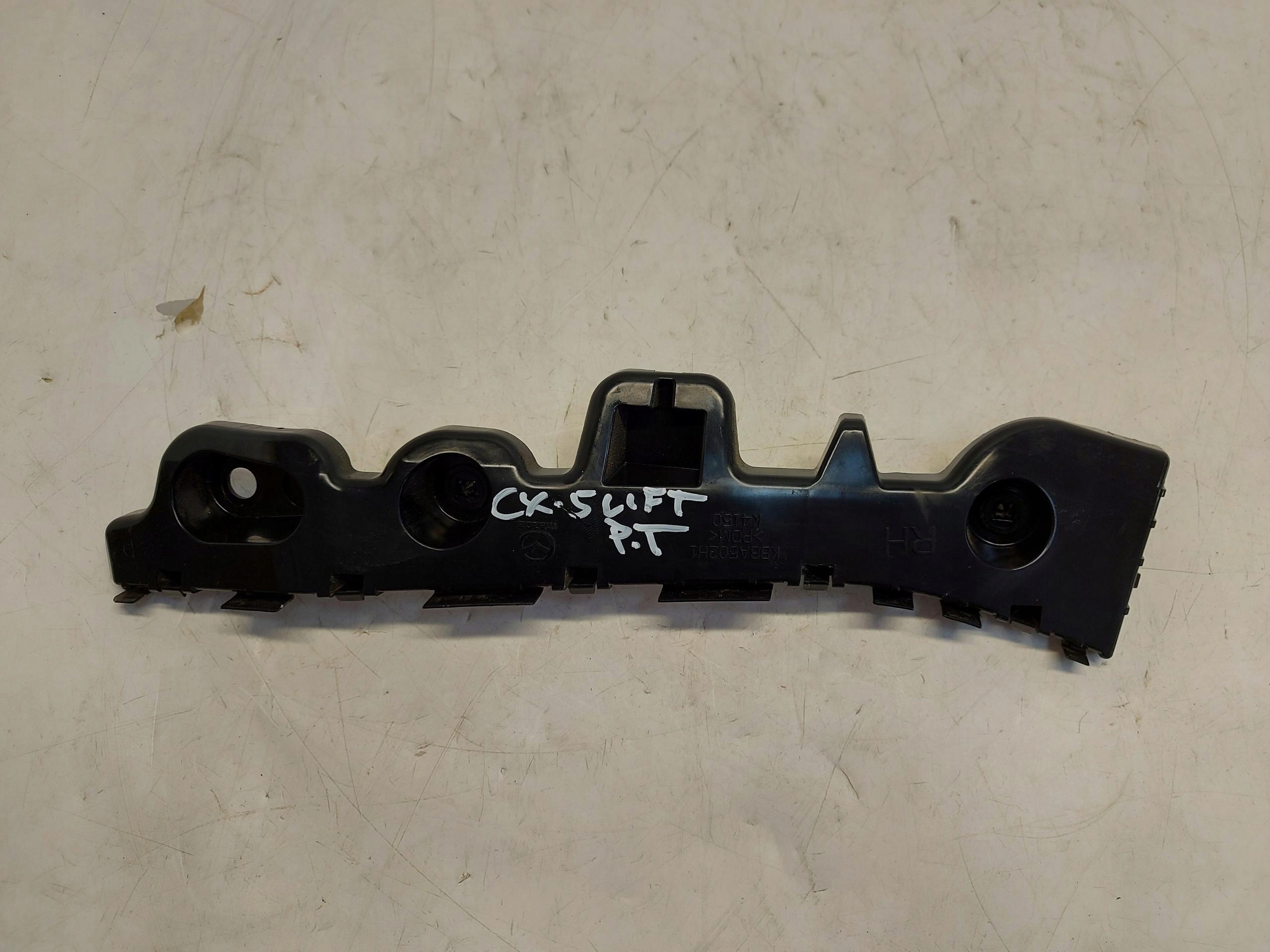 Mazda CX5 II Lift Support Support plaque Pare choc Droite Arrière KB8A502H1