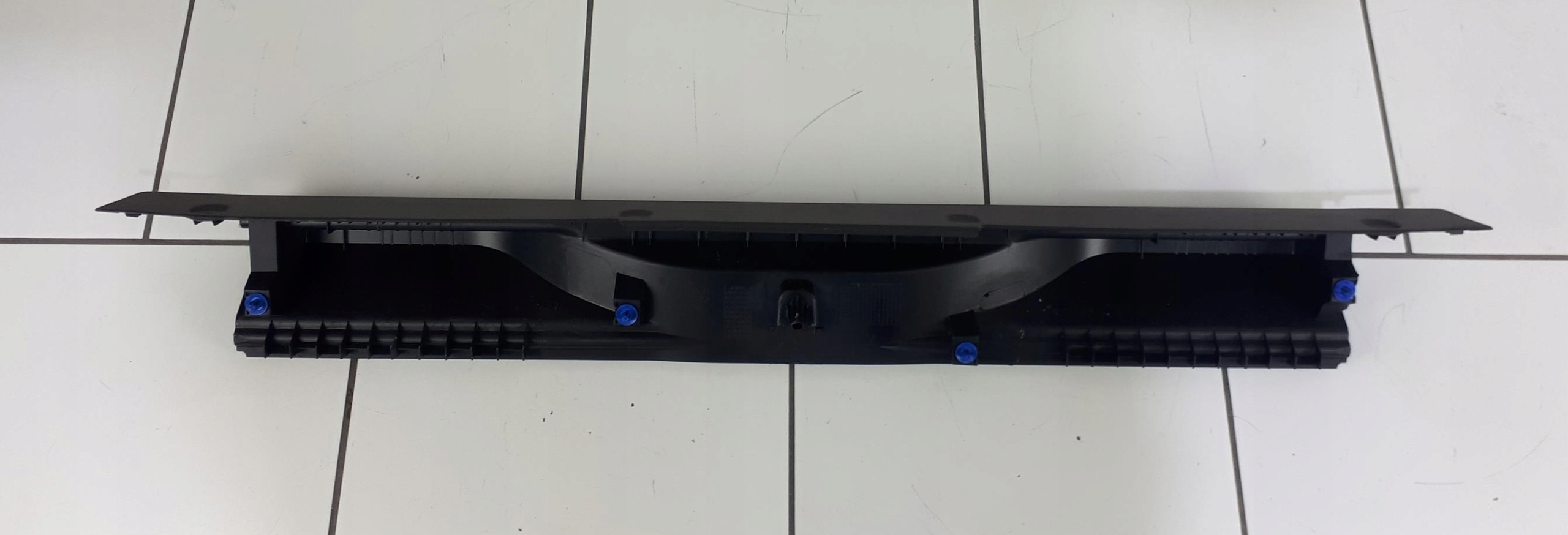 MERIVA B II OSŁONA PASA TYLNEGO 13267127 Producent części Opel OE