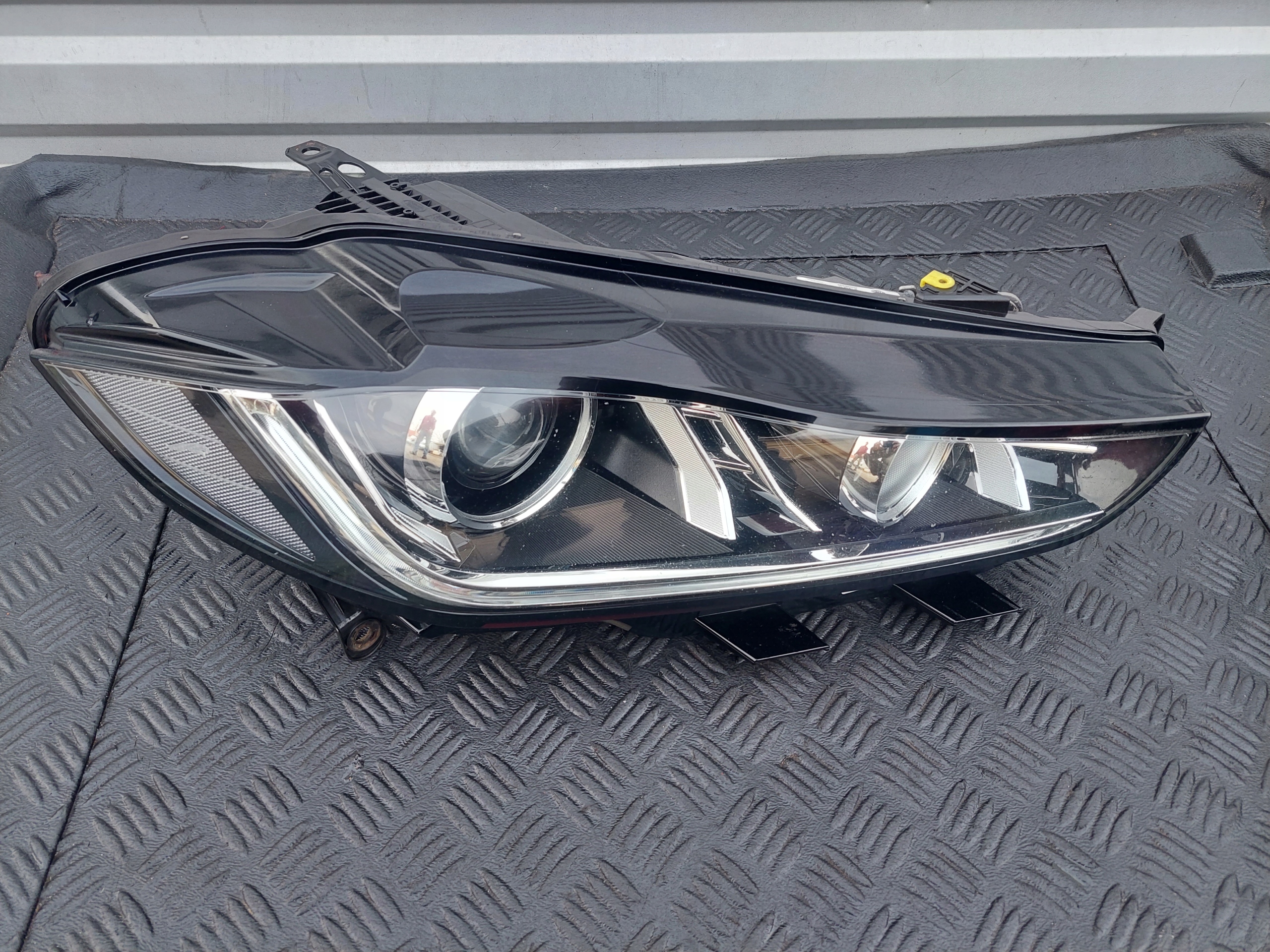 light front front left right XENON LED 11PIN JAGUAR XE X760