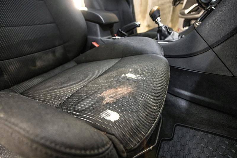 MOJE AUTO PIANKA DO TAPICERKI ZE SZCZOTKĄ 520ML Producent Moje Auto