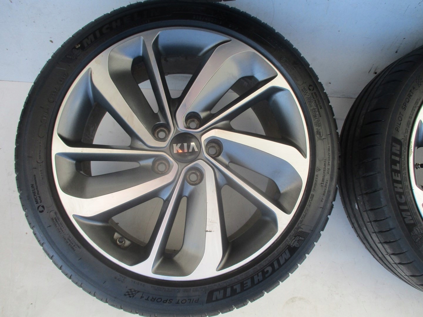 Koła felgi opony Kia NIRO 17r R18 MICHELIN Producent felg Kia OE