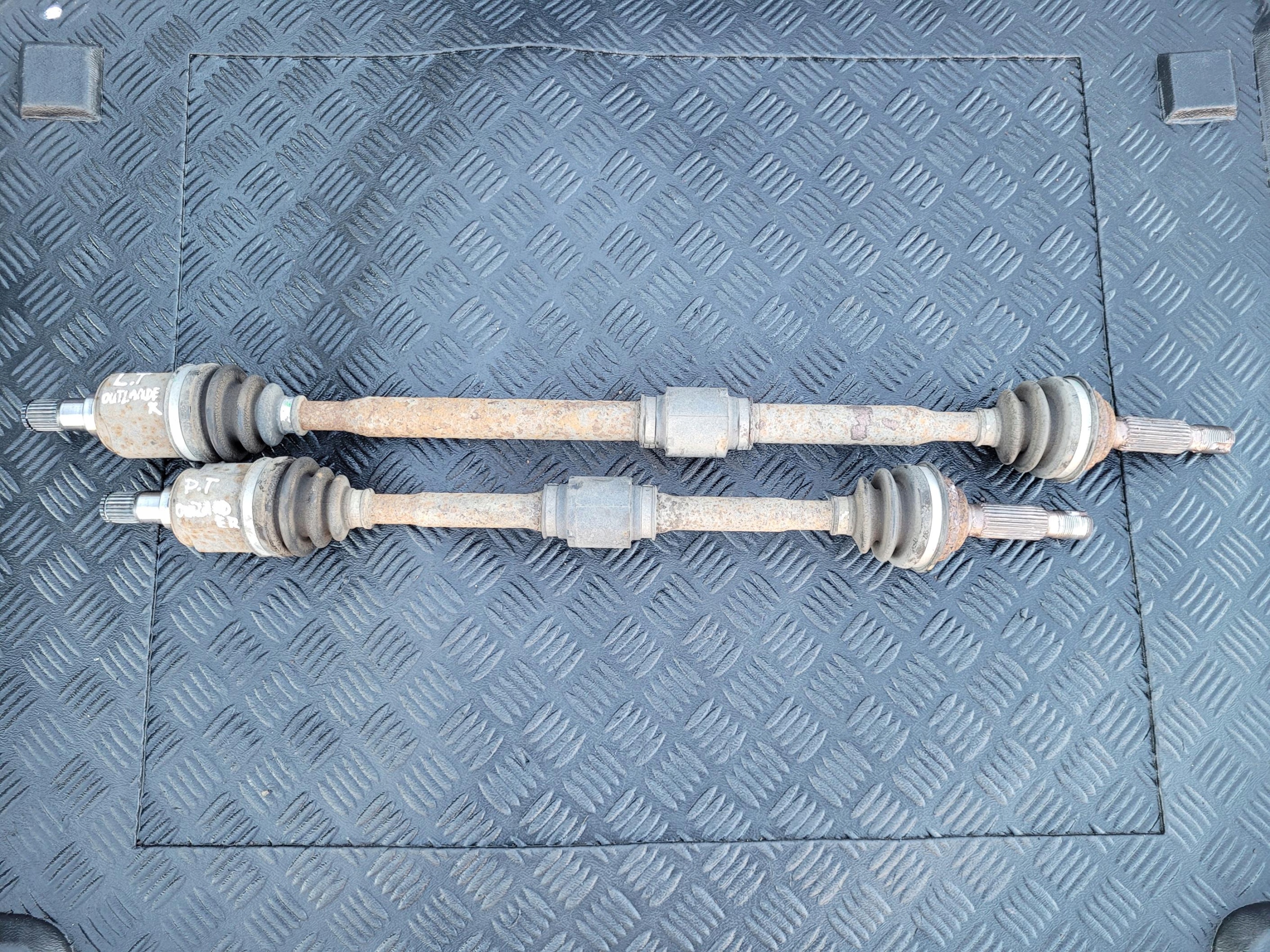 semi-axis rear part rear left long MITSUBISHI OUTLANDER 3 III PHEV 2.0