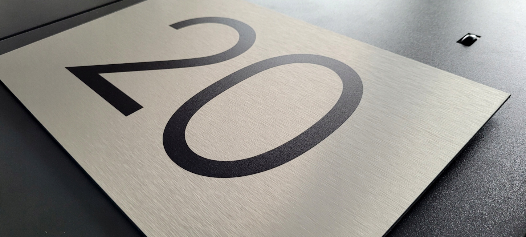 TABLICZKA ADRESOWA NUMER DOMU TRWAŁA I ELEGANCKA CNC 30X20cm DIBOND 3mm UV Wysokość produktu 20 cm