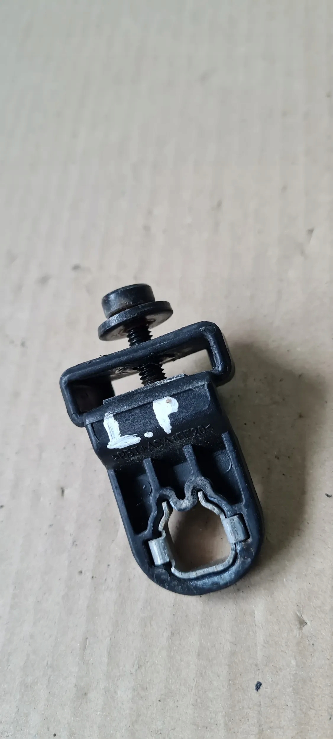 SQ5 85 8R LIFT bracket holder hook lights left front