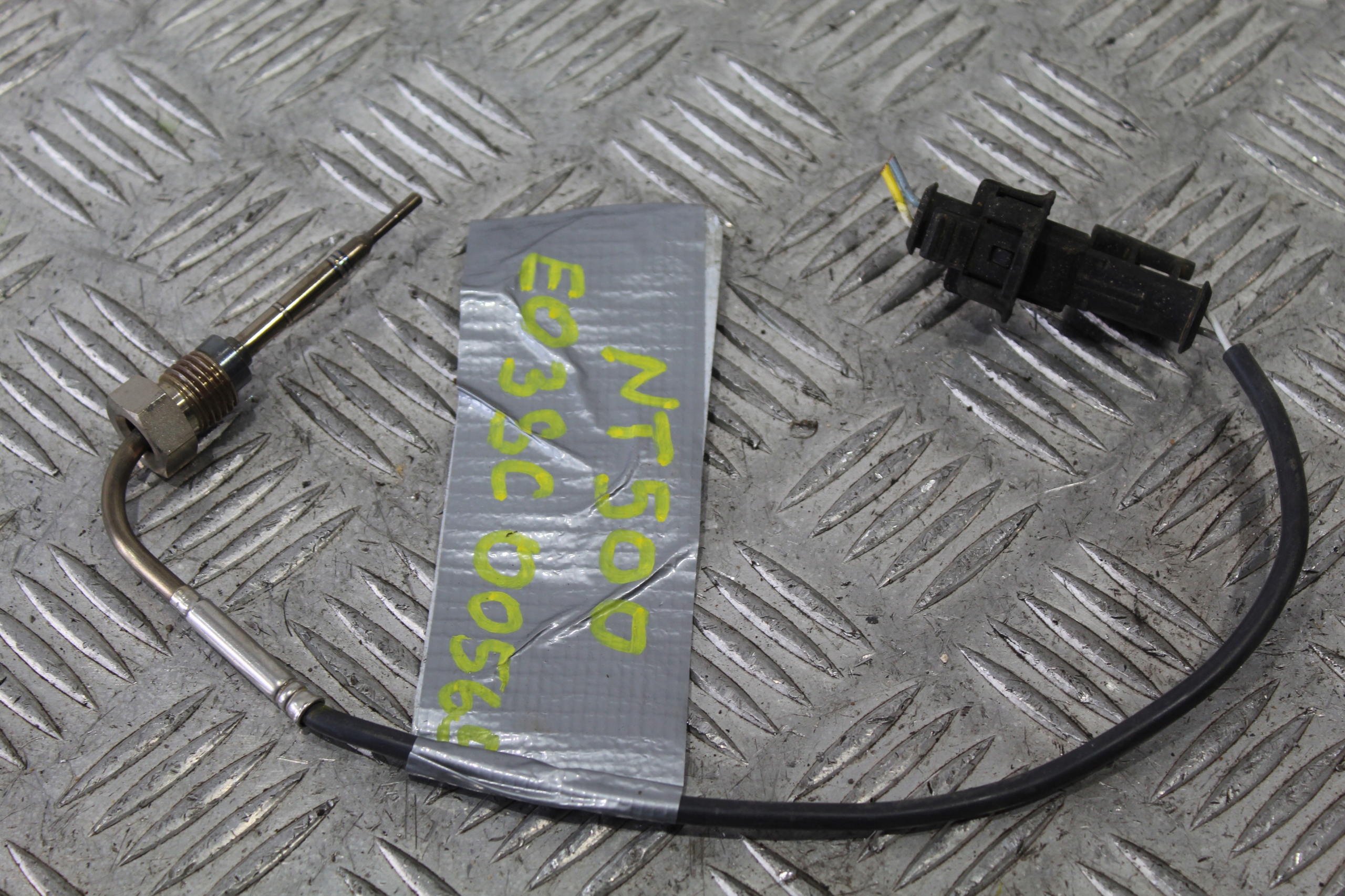SENSOR TEMPERATURY GASE NISSAN NT500