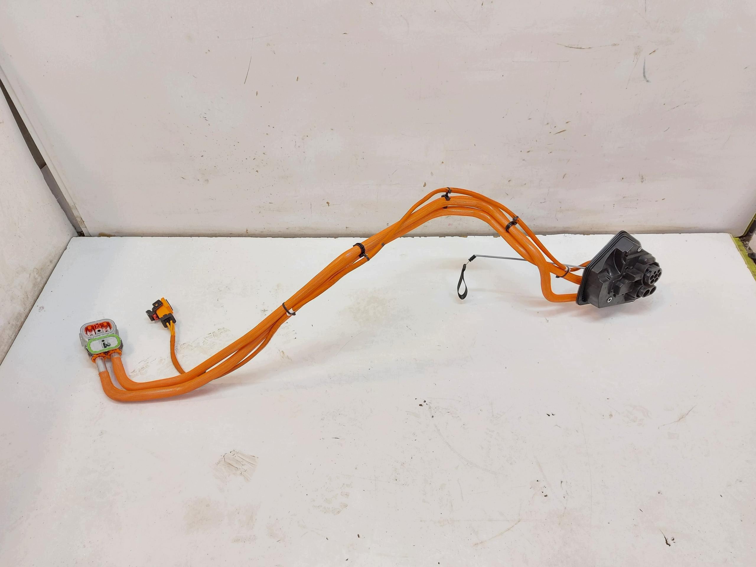 TESLA MODEL 3 2022r adapter prijenos ladowania baterii 1490374-20-D
