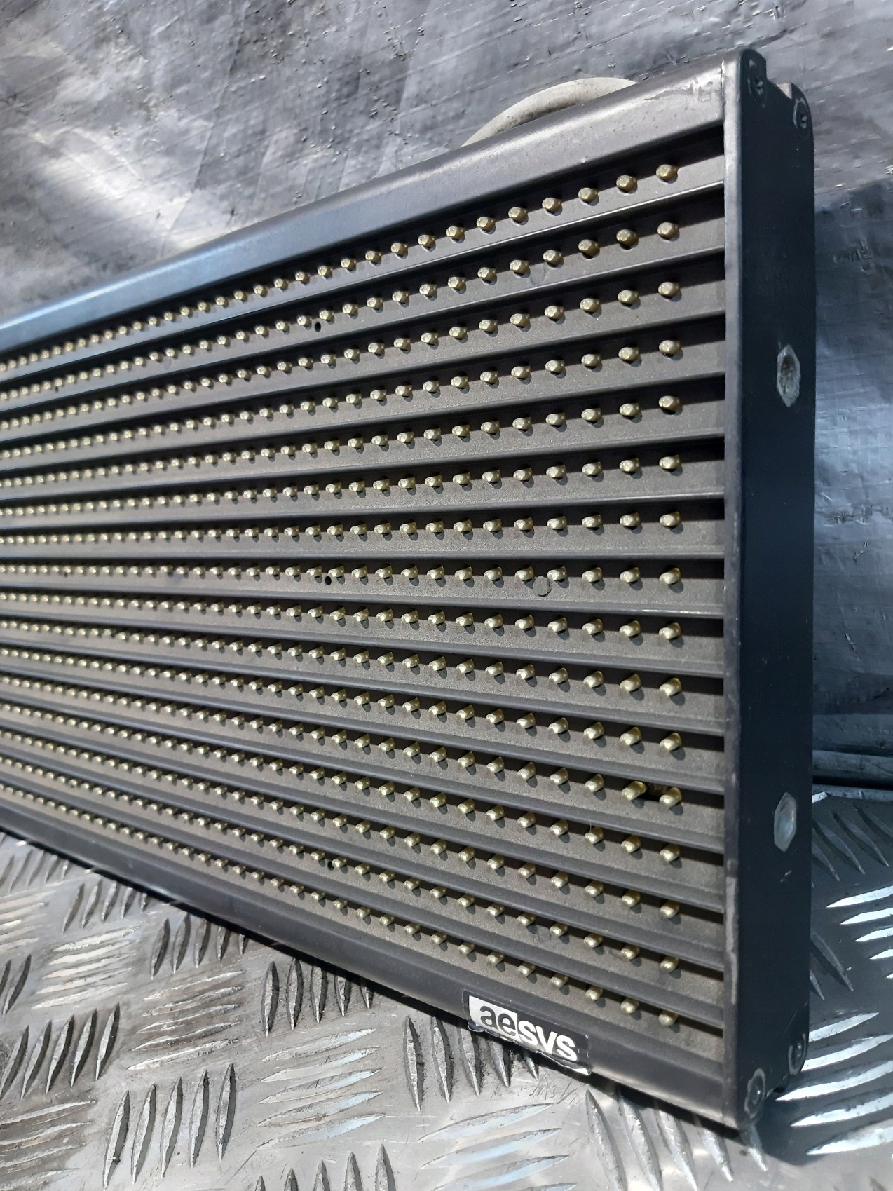 display AESYS HG 4/10.120x16/1 YW SLIM2 EVOBUS
