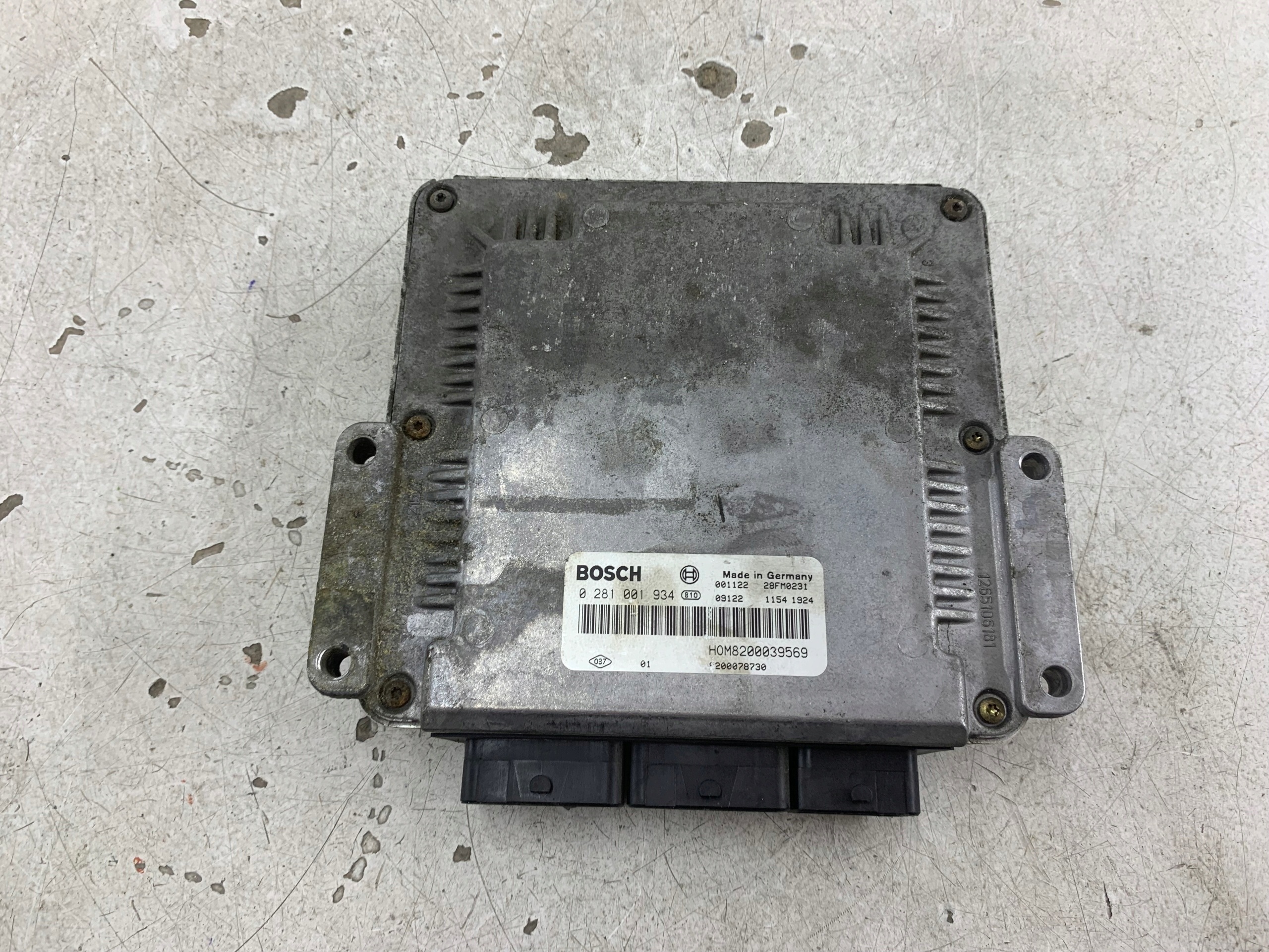 RENAULT SCENIC e 1.9 DCI centralina motore computer 8200039569