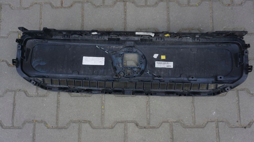 VOLVO C40 XC40 RECHARGE LIFT - Grill Grill