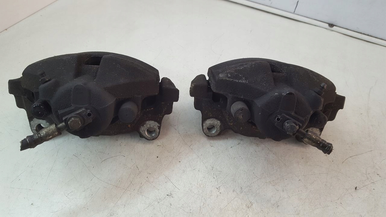 caliper front right left Seat Toledo III 2,0 TSI
