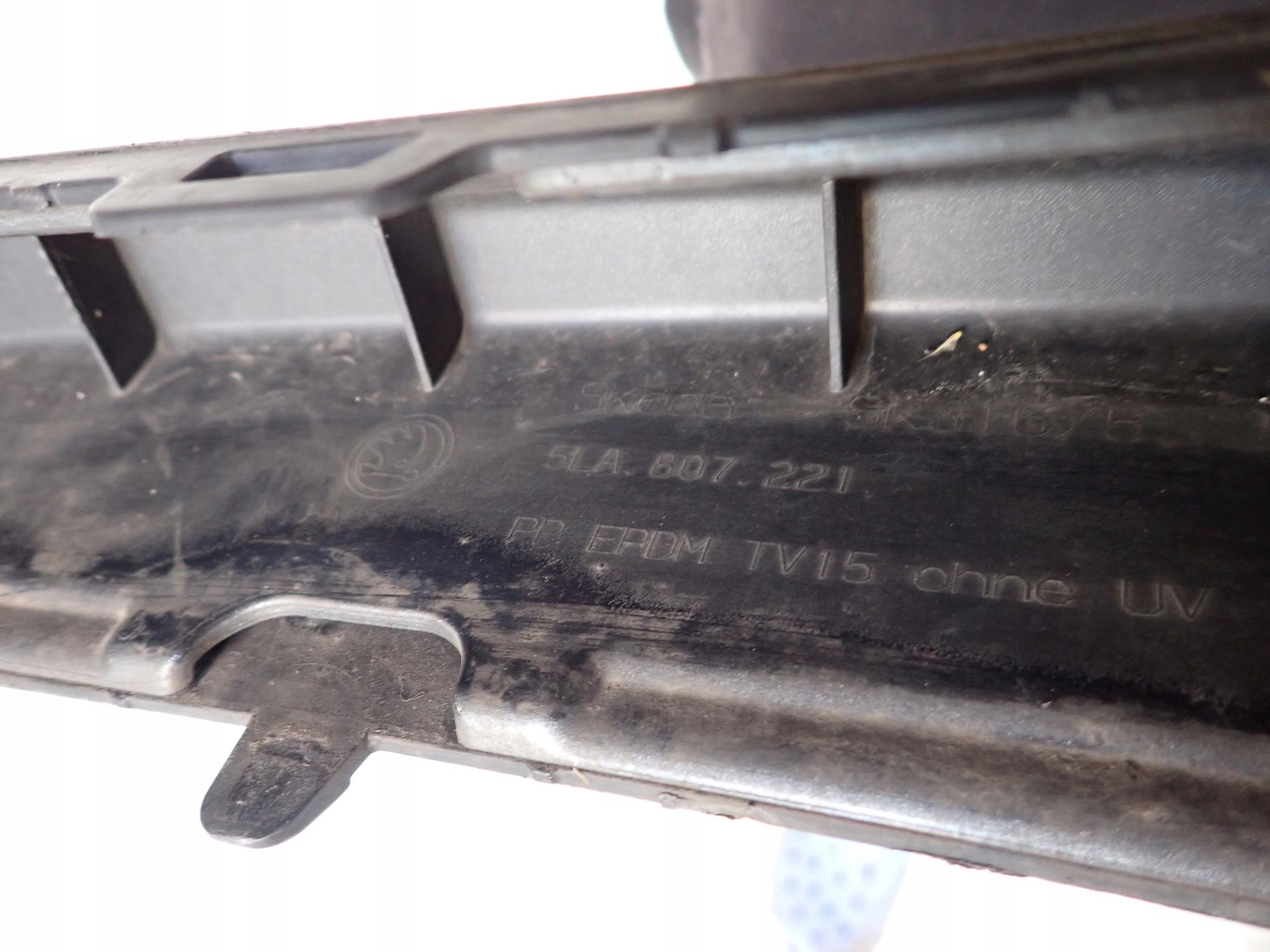 SKODA ENYAQ IV 20-> bumper front front washer PDC