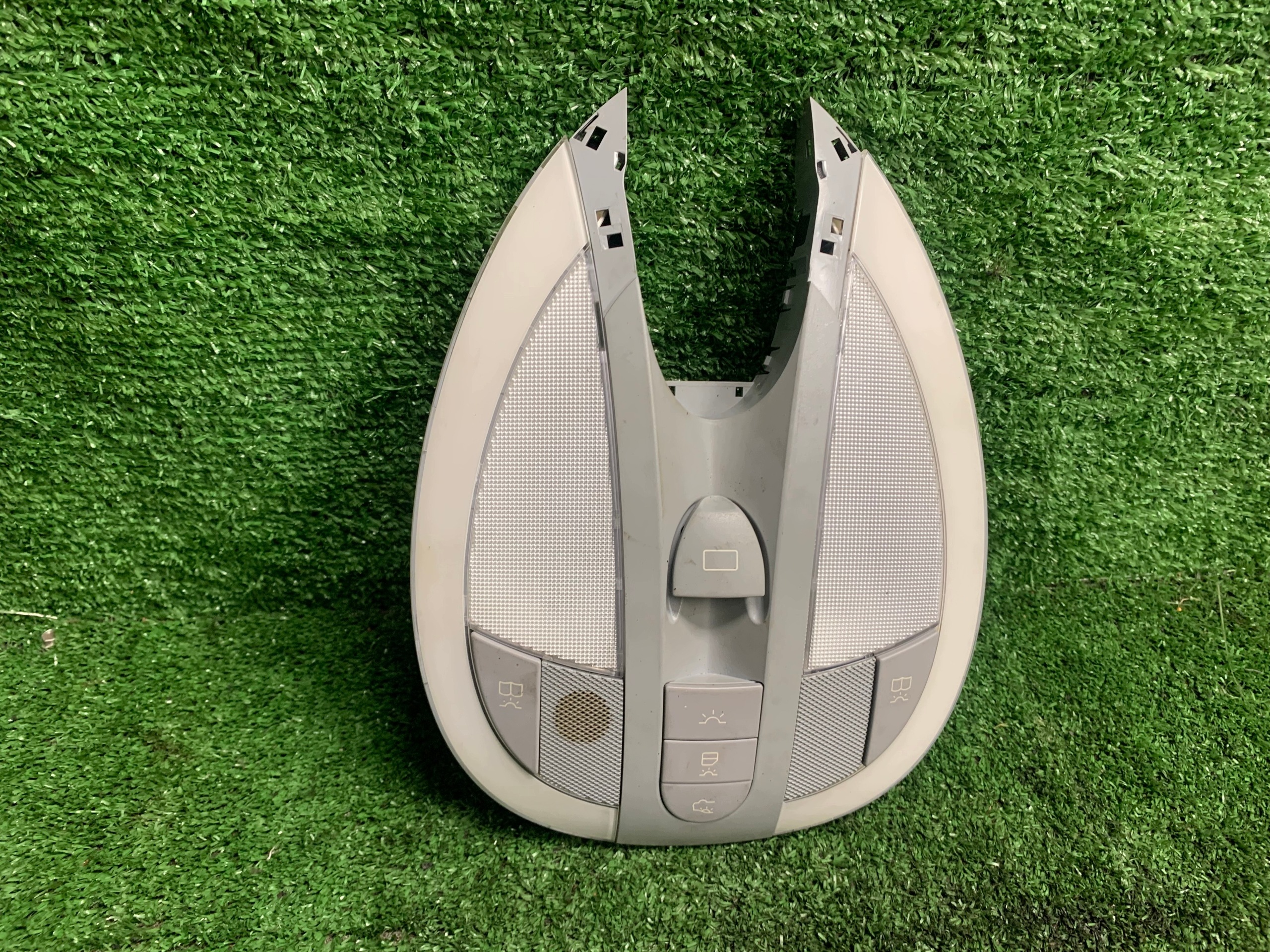 MERCEDES E KLASA 211 FANALE CIELO INTERNO A2118206201