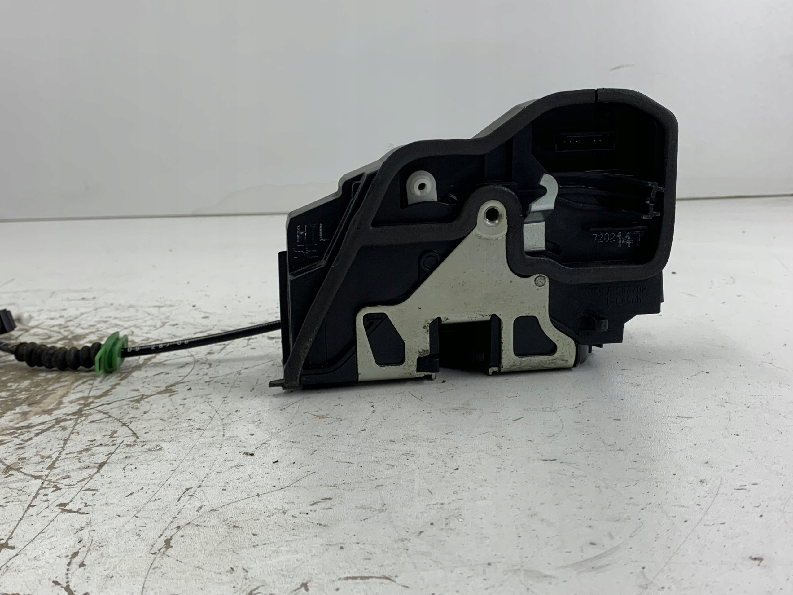 BMW E60 E61 lock door left rear part 7202147