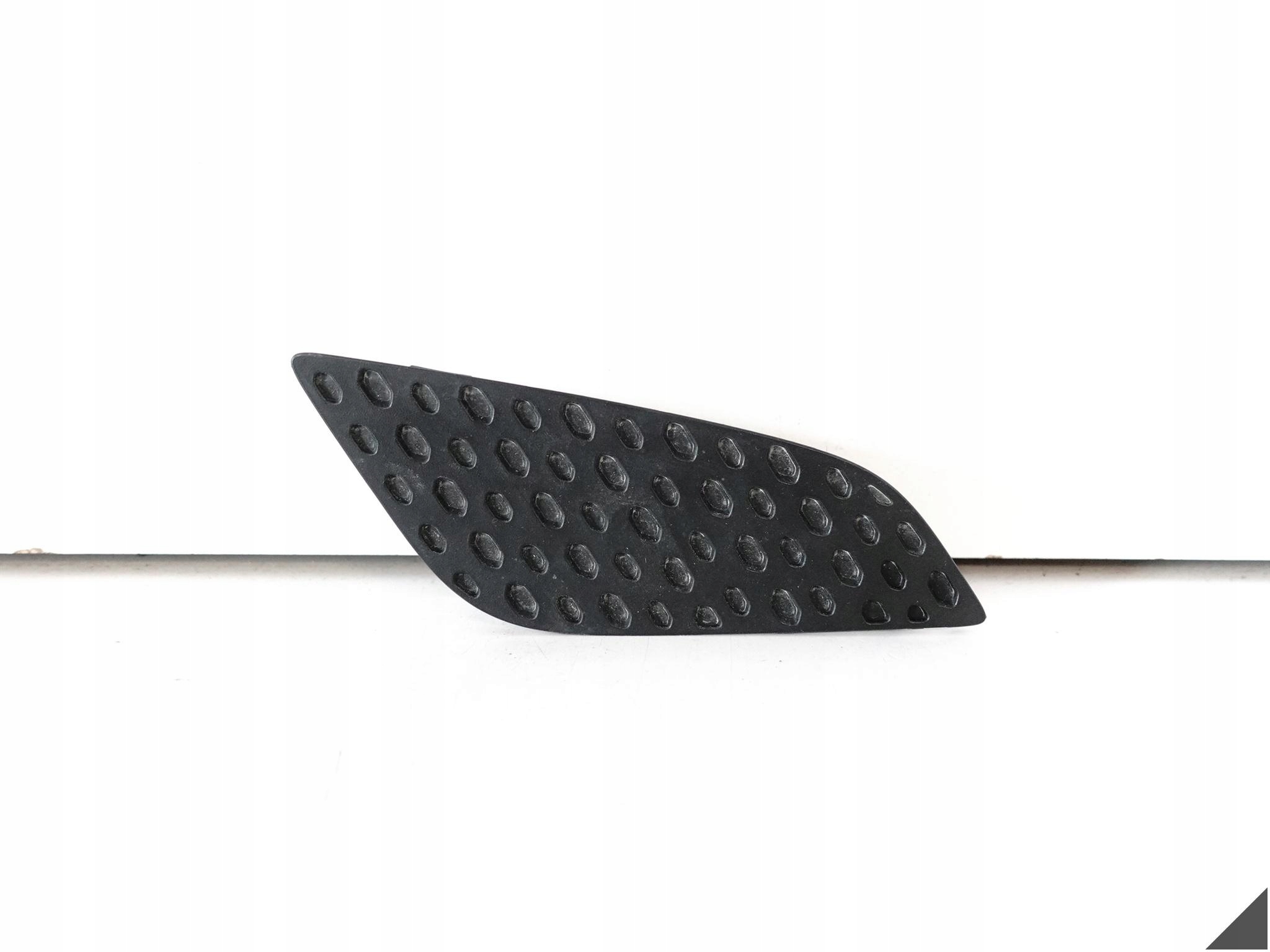 MITSUBISHI OUTLANDER III 3 LIFT 18-22 bumper grid spoiler right front
