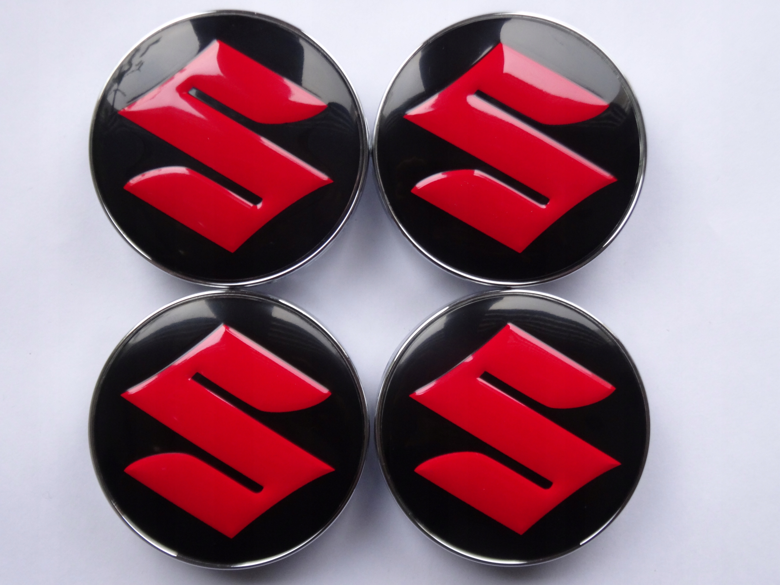 

4x Dekielki Emblematy na felgi Suzuki 60 mm cz/cr