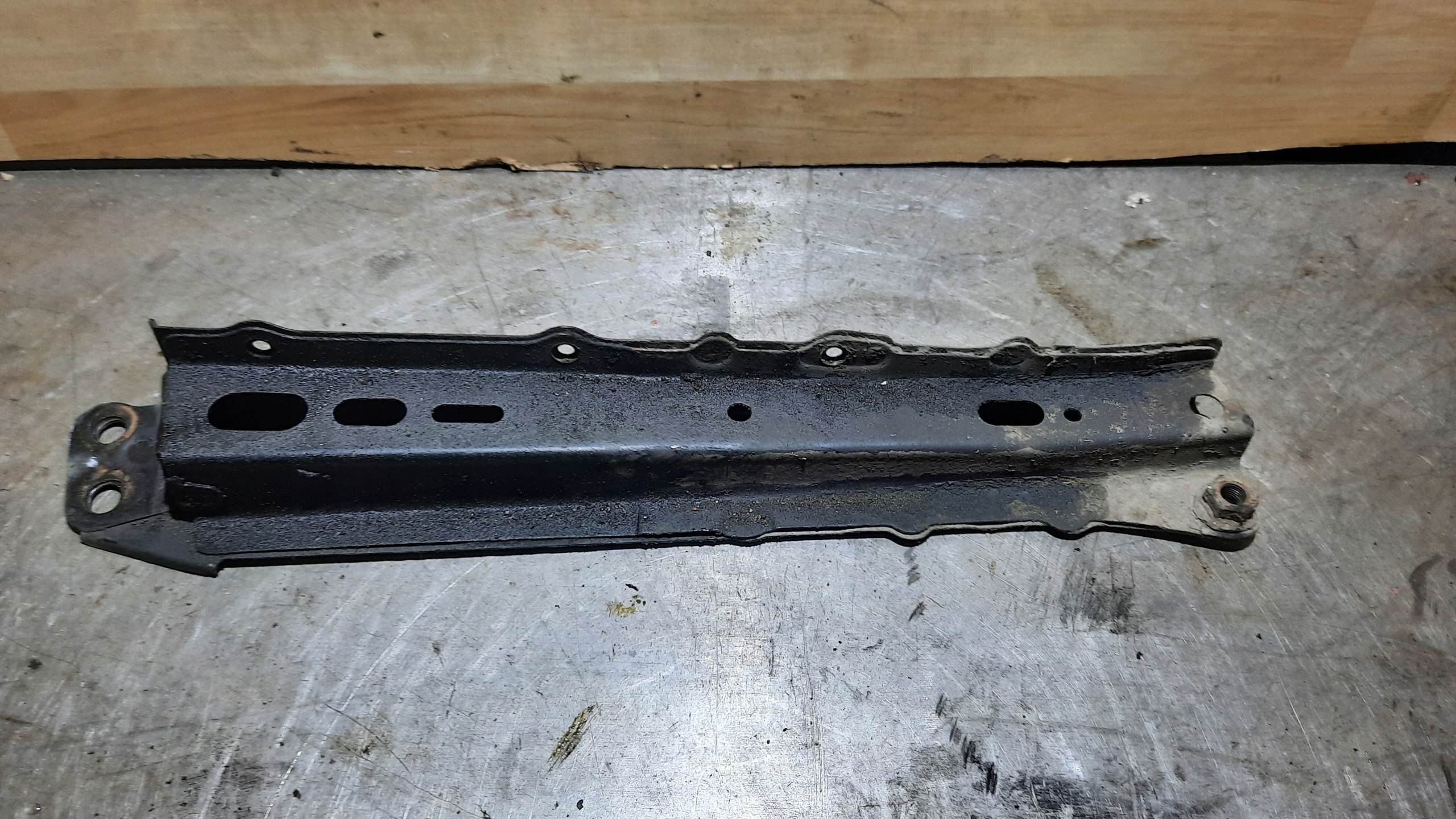 Кронштейн ременя переднього правого TOYOTA COROLLA E15