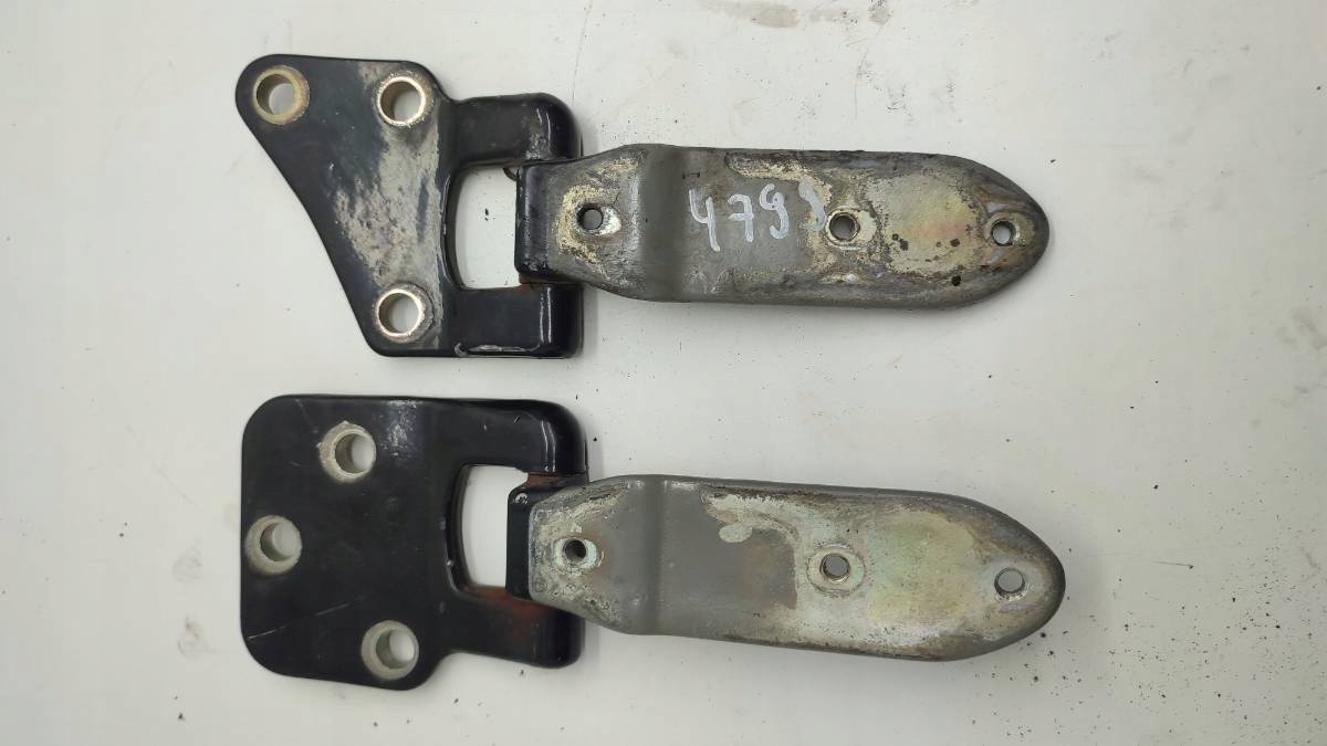 Y7UR5JDTHE - ПЕТЛЯ БАГАЖНИКА FREELANDER І ЄВРОПА