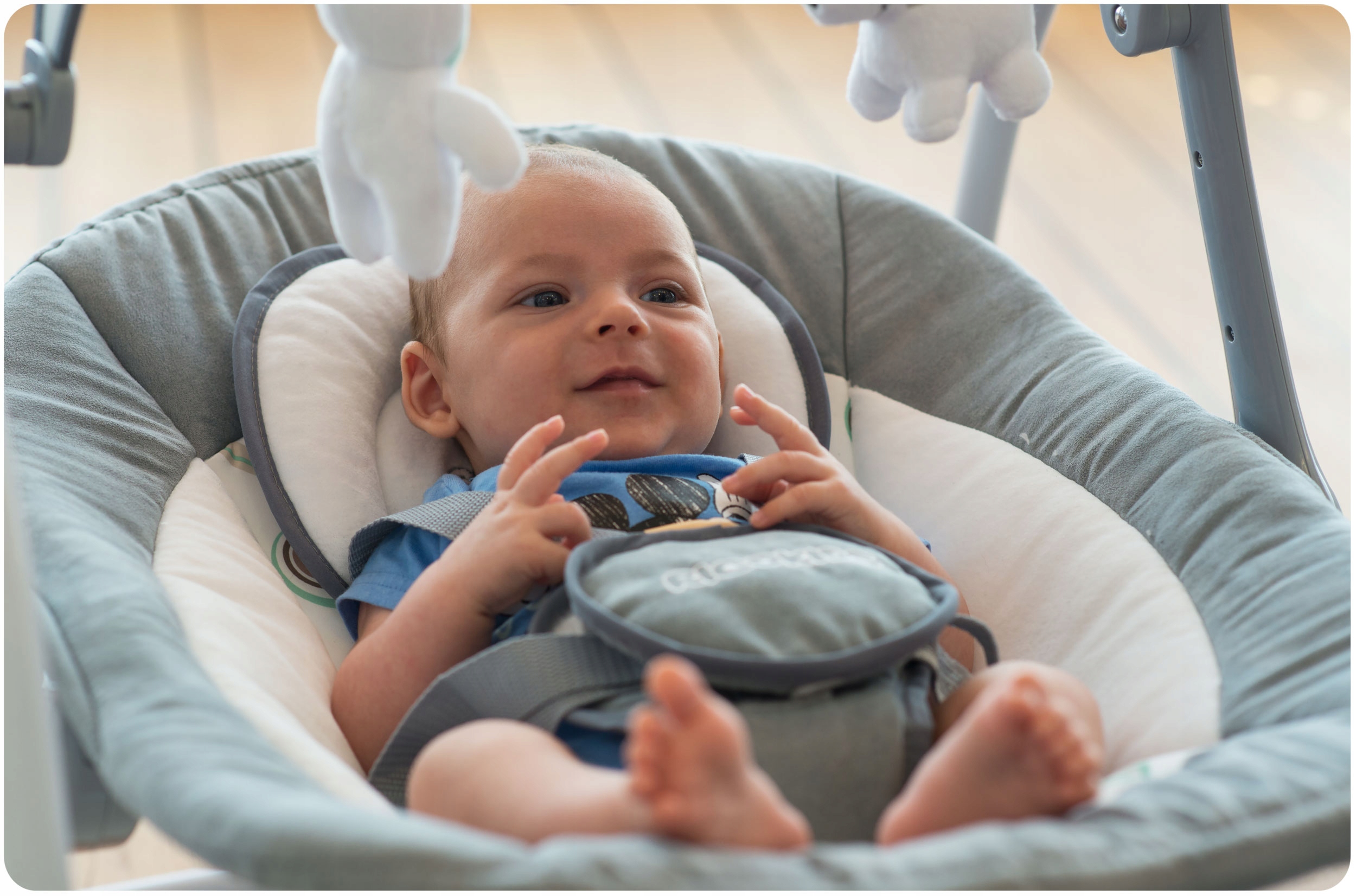 LEŻACZEK BUJACZEK AUTOMATYCZNY ELEKTRYCZNY HUŚTAWKA KOŁYSKA MUZYKA MELODIE Marka RicoKids