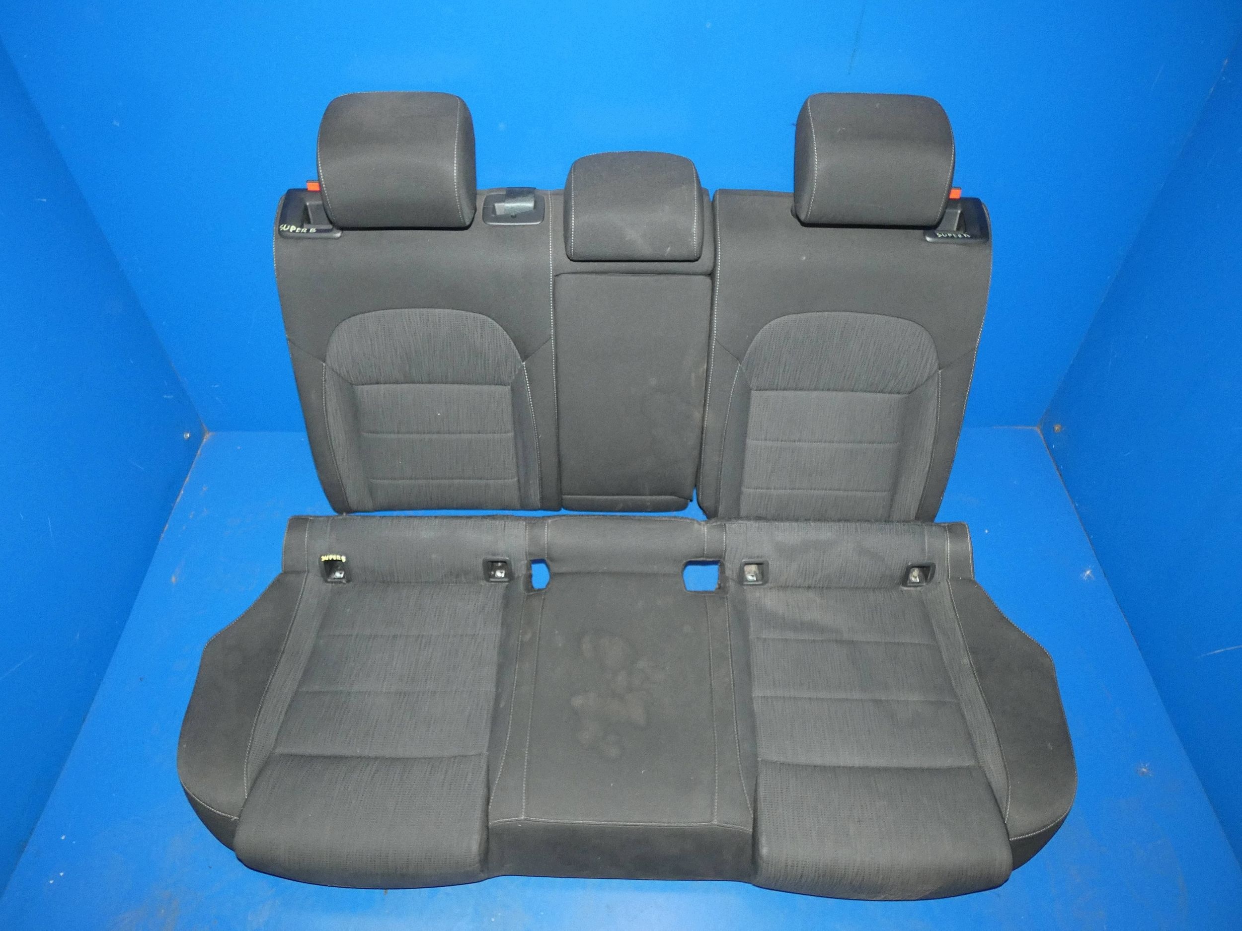 SKODA SUPERB III 3V KOMBI Sitz heck hinten