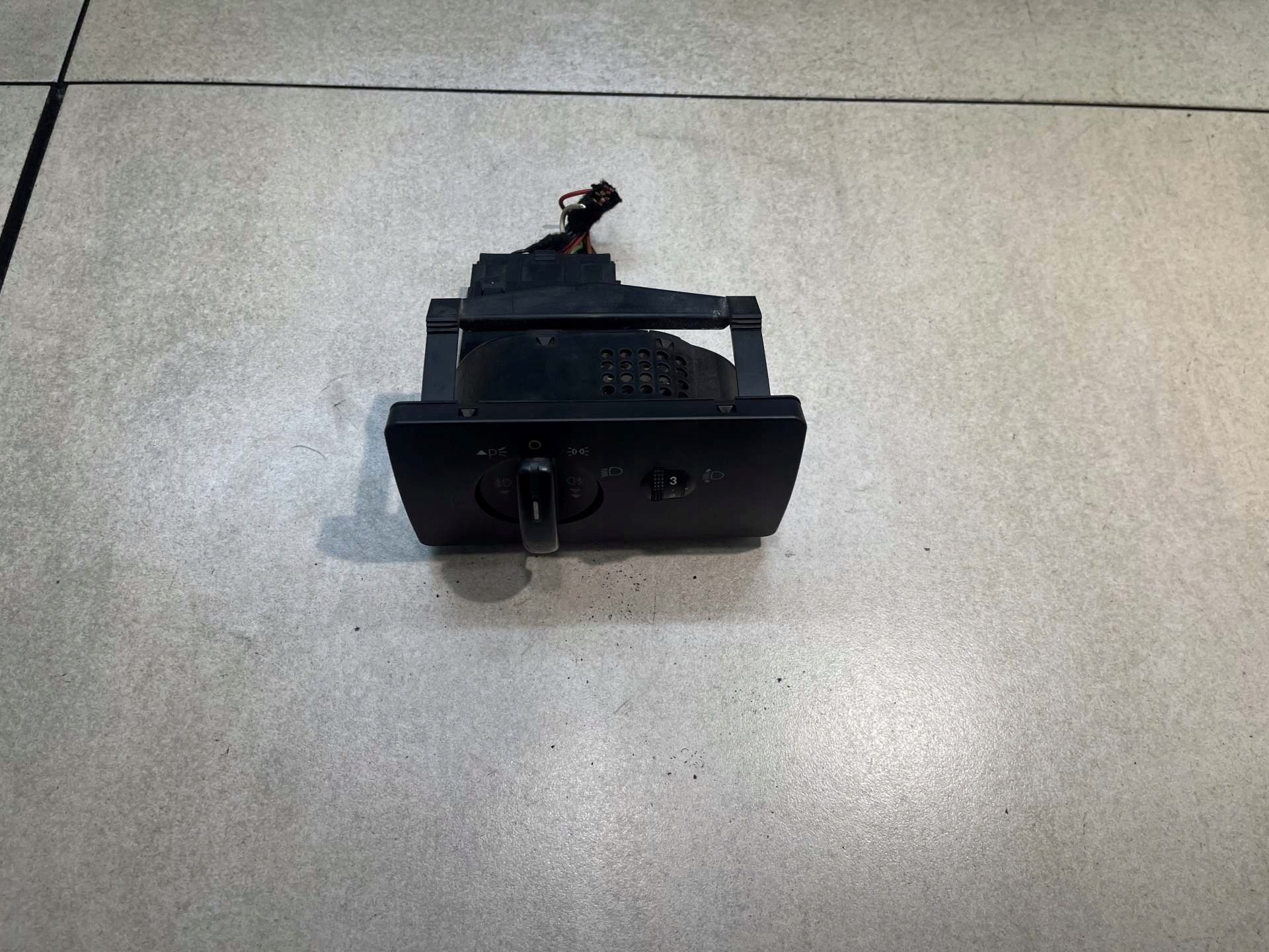 light switch FORD MONDEO MKIII 2.0 16V 1S7T13A024BB