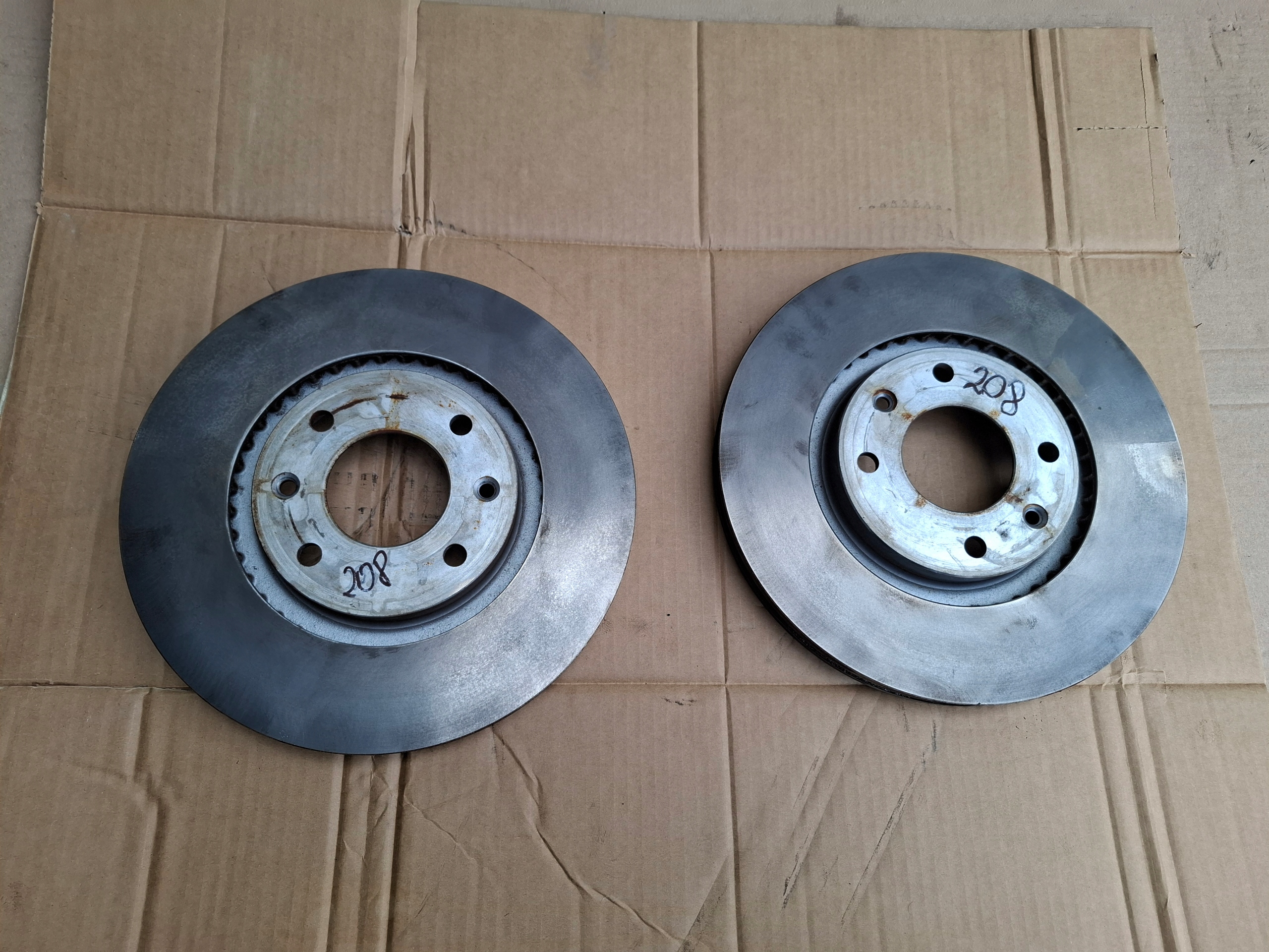 PEUGEOT 208 II discs brake front 9807353480