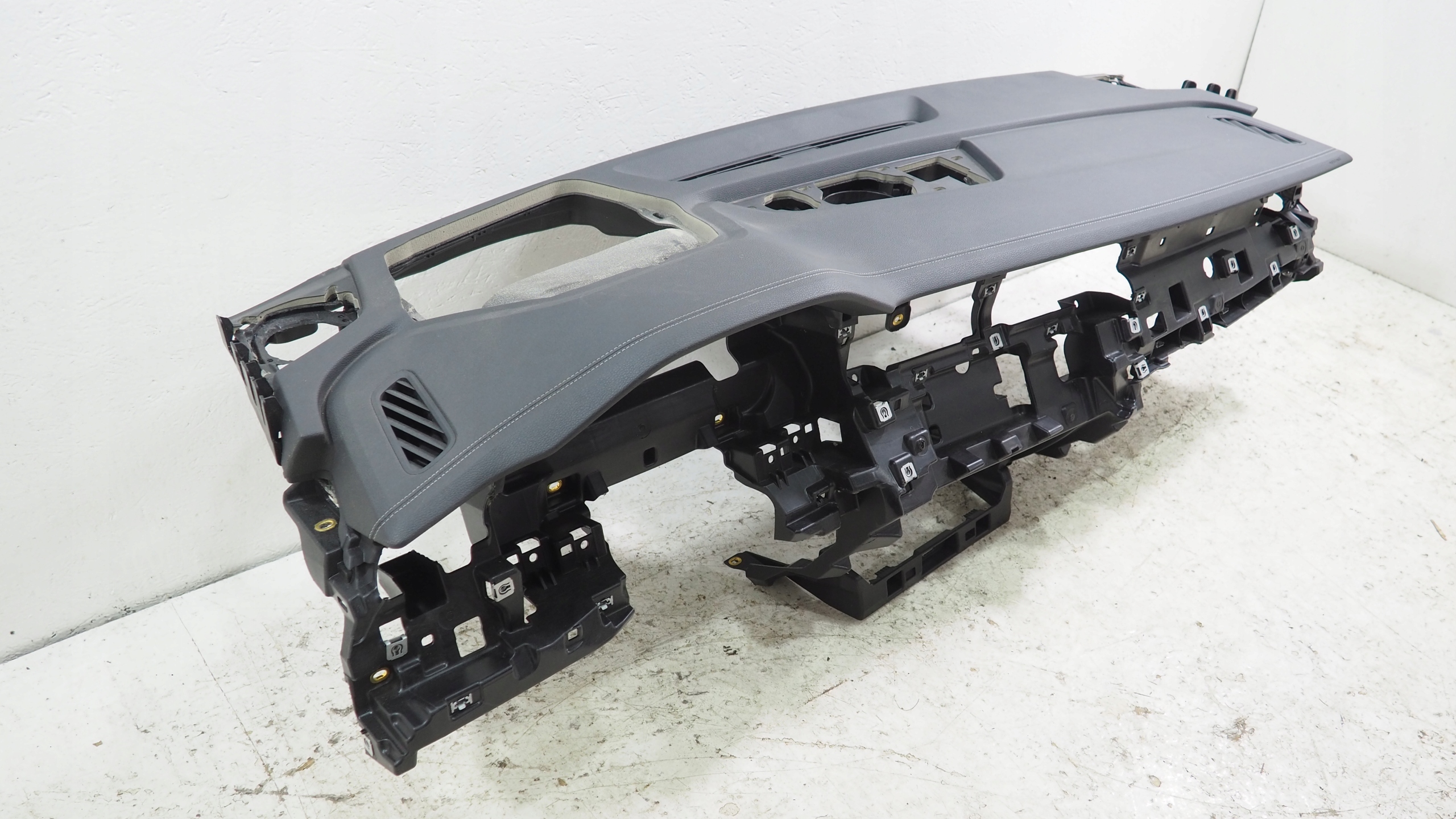 Audi Q8 console dashboard instrument panel original 4M8857033