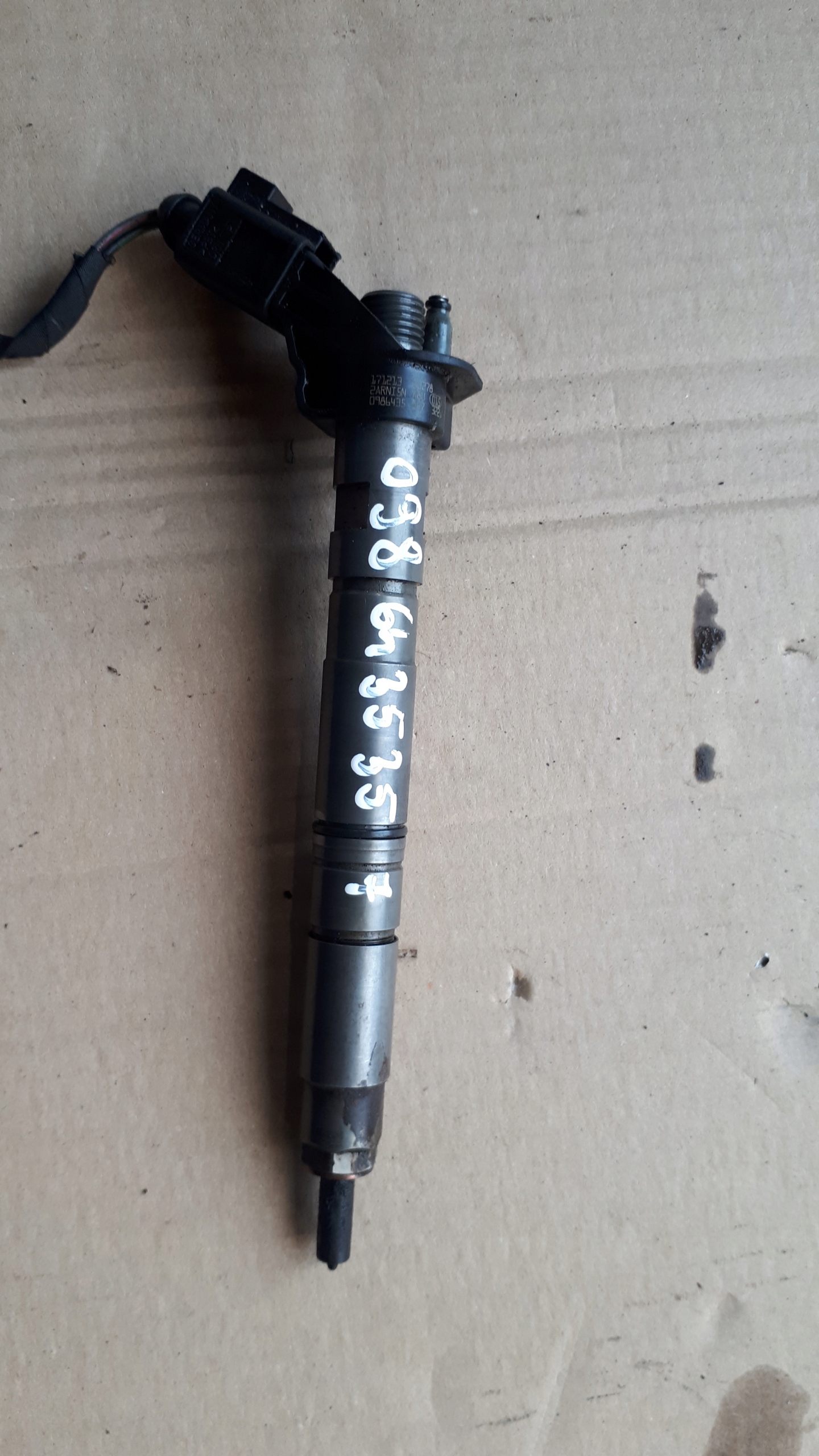 A4 B8 A5 injector 2.7 3.0 TDI 0986435357