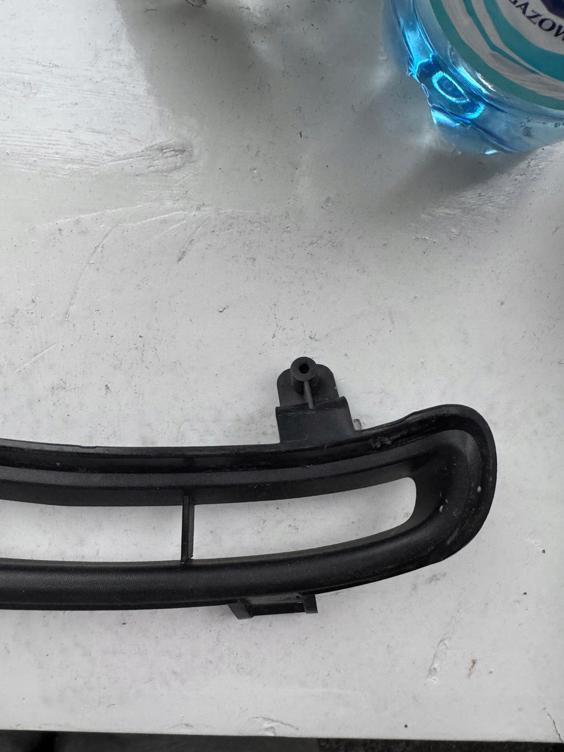 CITROEN DS3 10-16r. -> grille holder LED right 9672237977