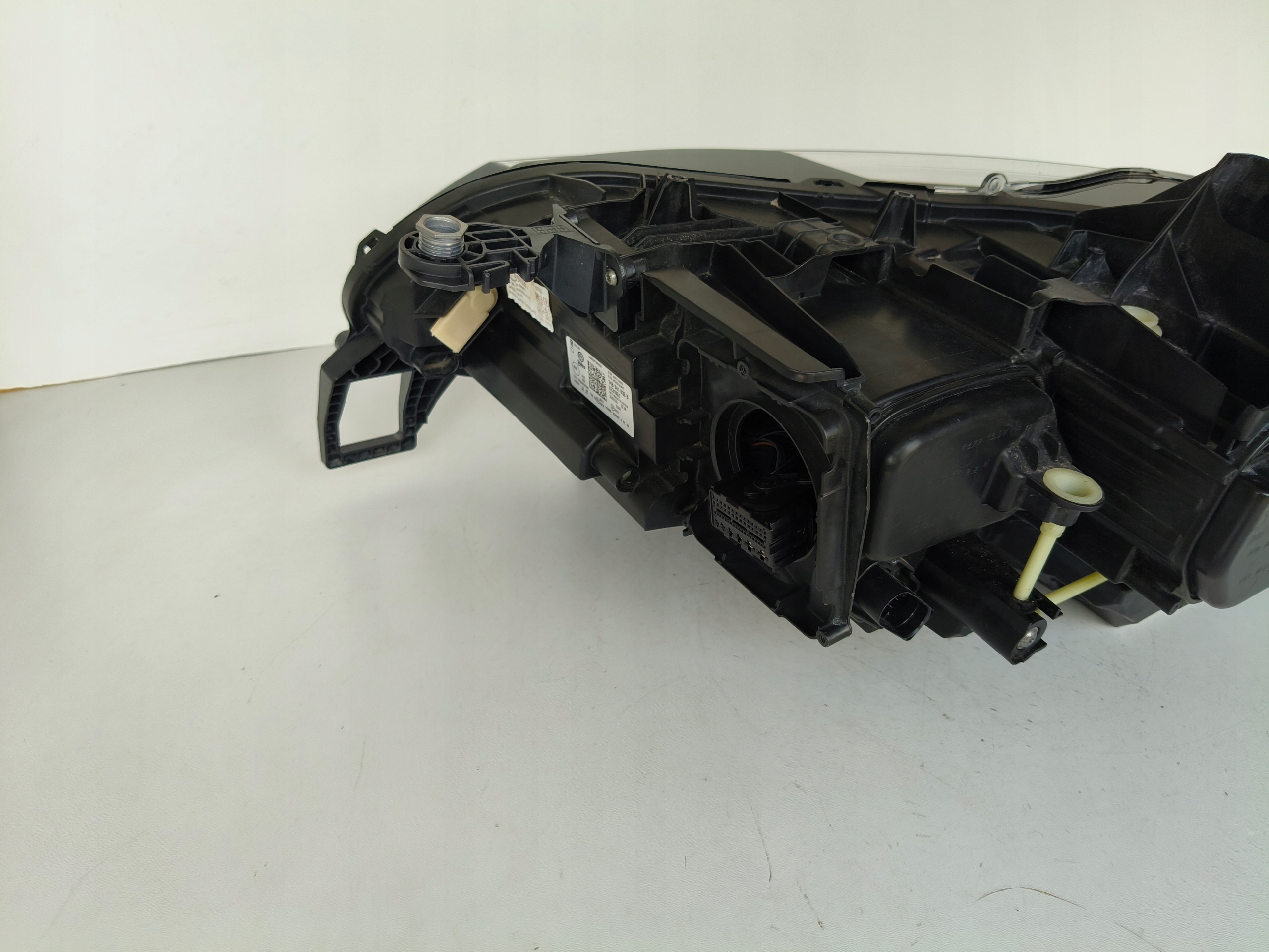 light right REFLEKTOR VW ID7 14A FULL LED IQ LIGHT