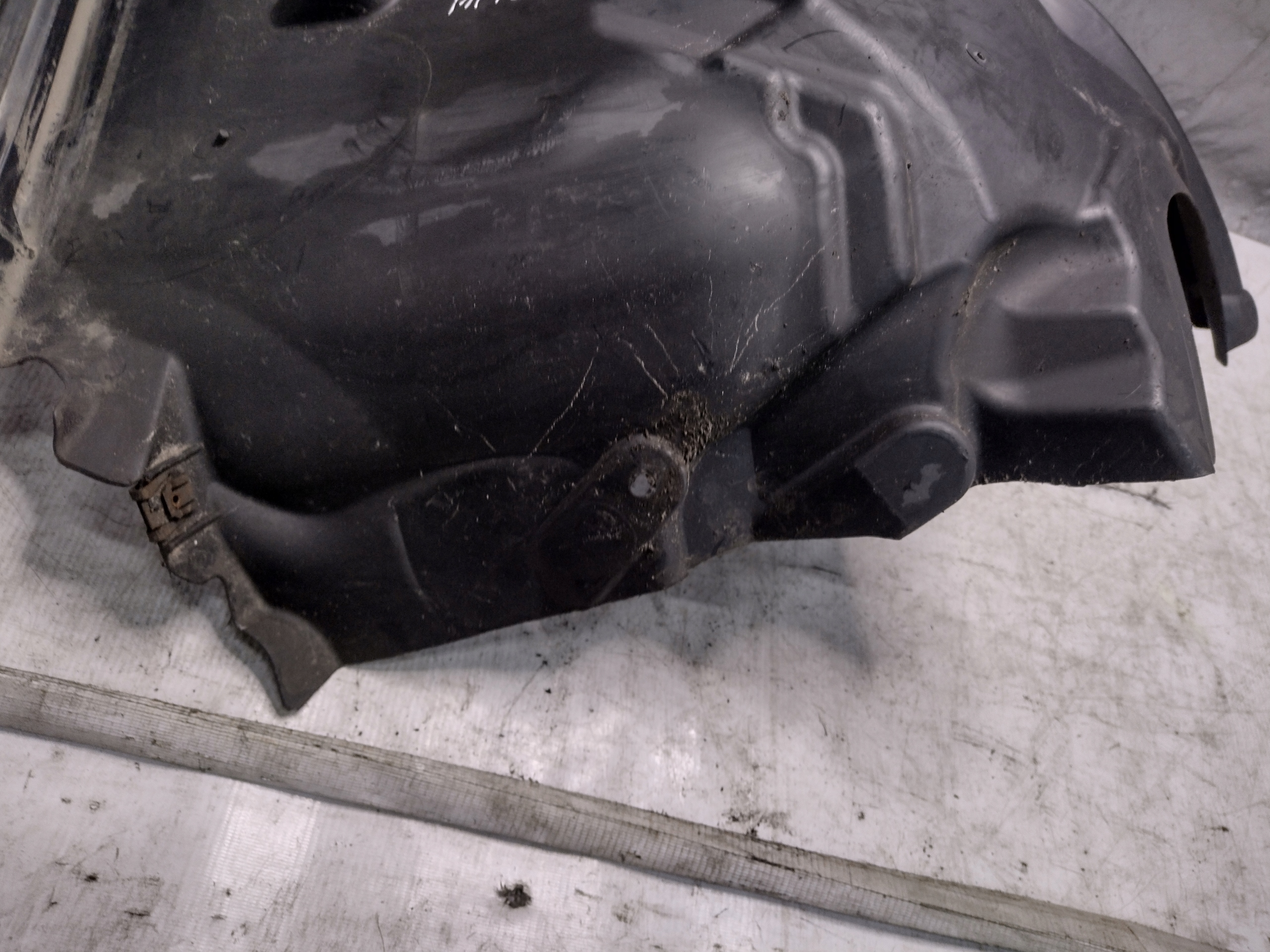 mudguard left front part rear Mercedes W212 A2126903030
