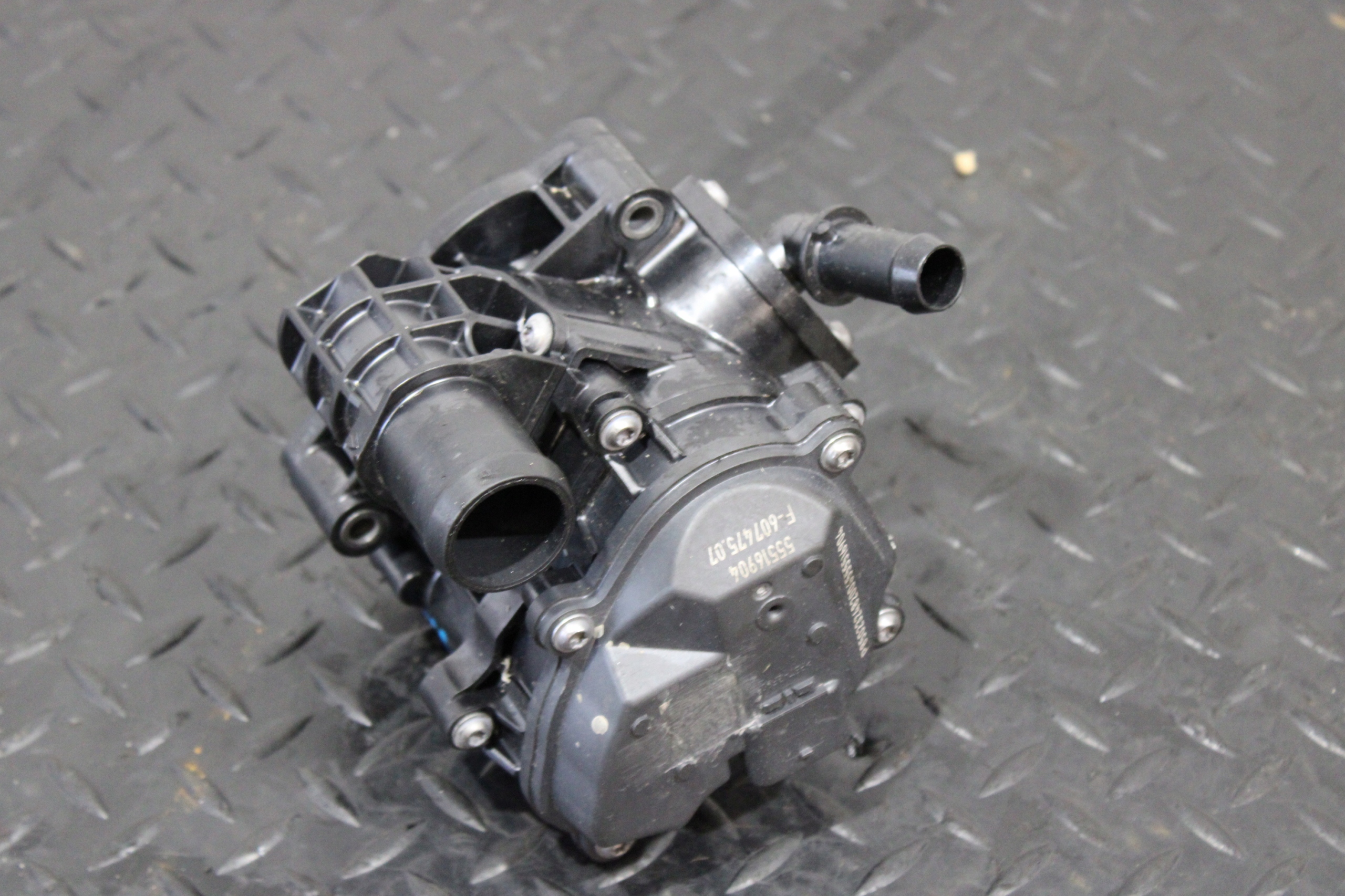 Scatola termostato OPEL INSIGNIA B 55516904
