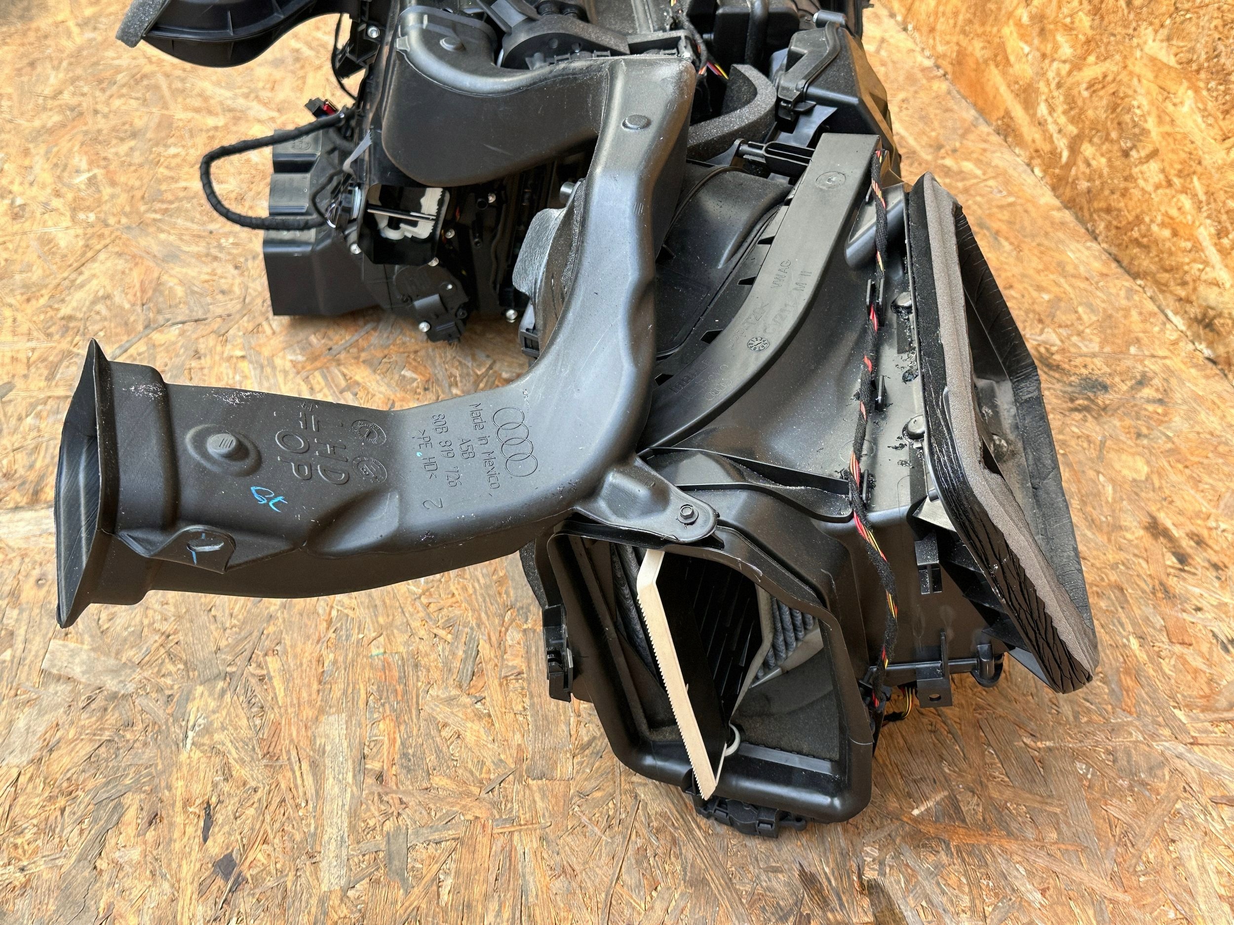 AUDI Q5 SQ5 80A FY ohřívač ZESPOL topení ventilátor EU 80B816005L