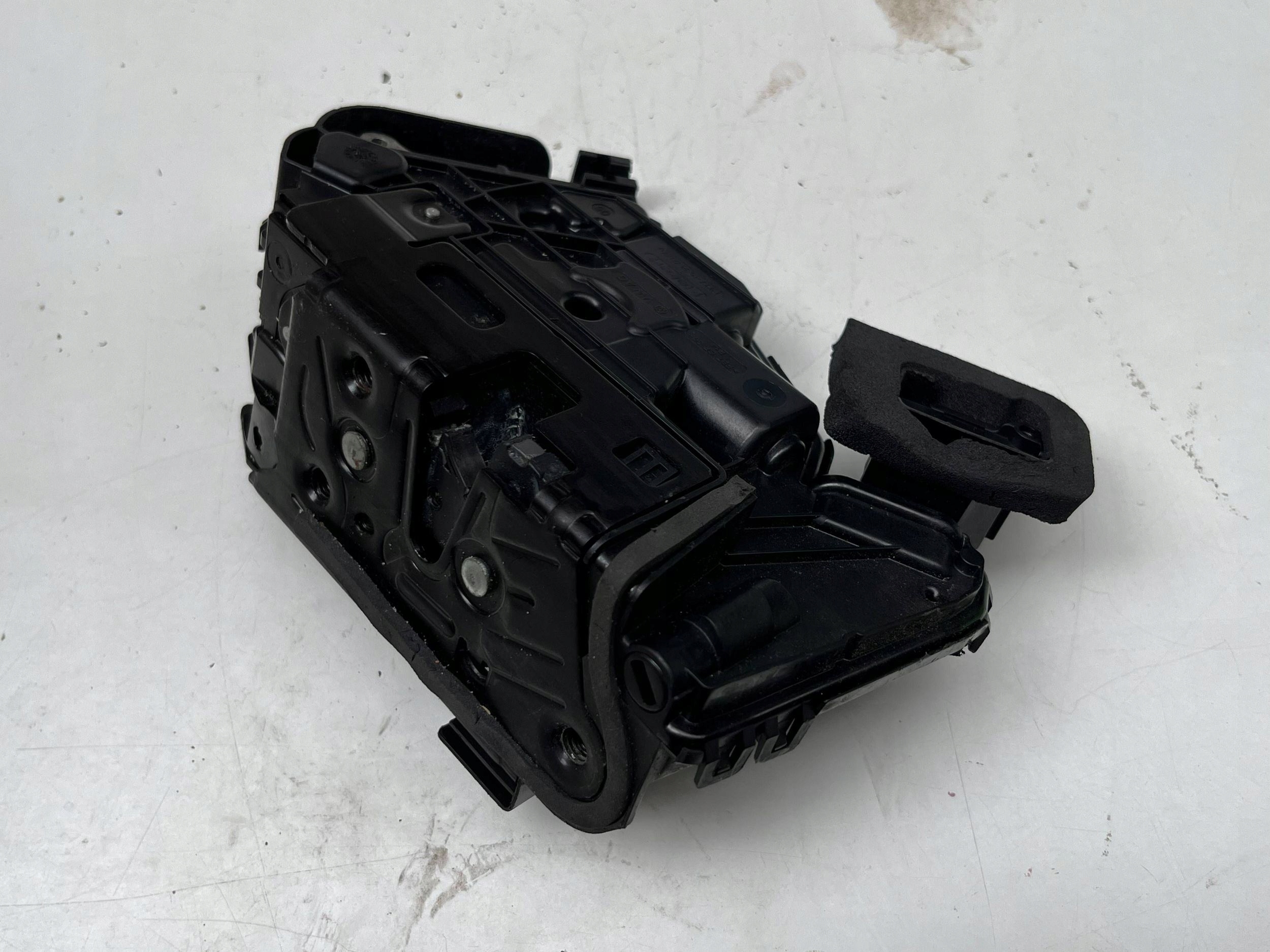 VOLKSWAGEN SEAT SKODA lock door right front 5TB837016B @M