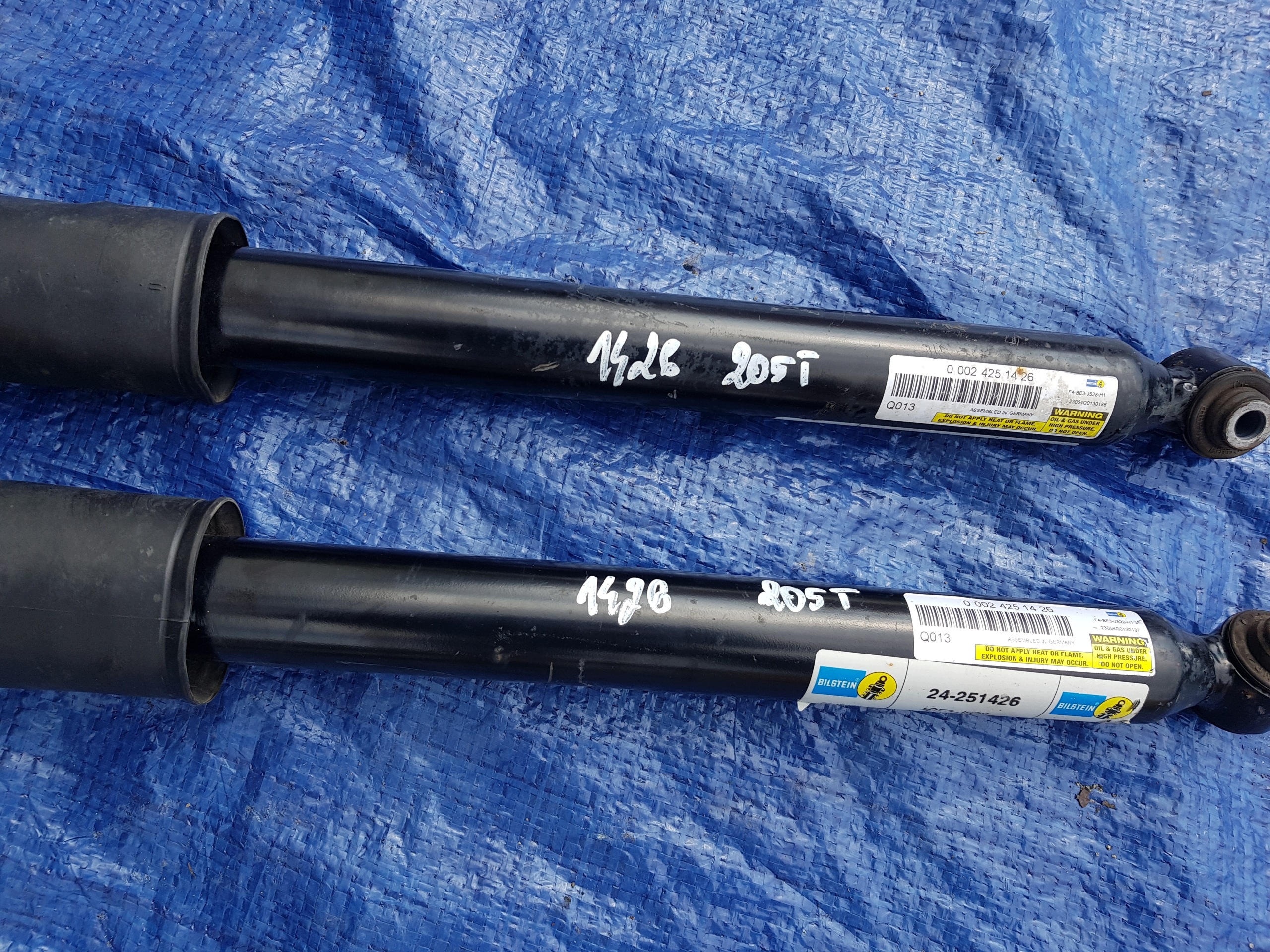 shock absorbers right left rear part rear. Komplet Mercedes C W205 BILSTEIN
