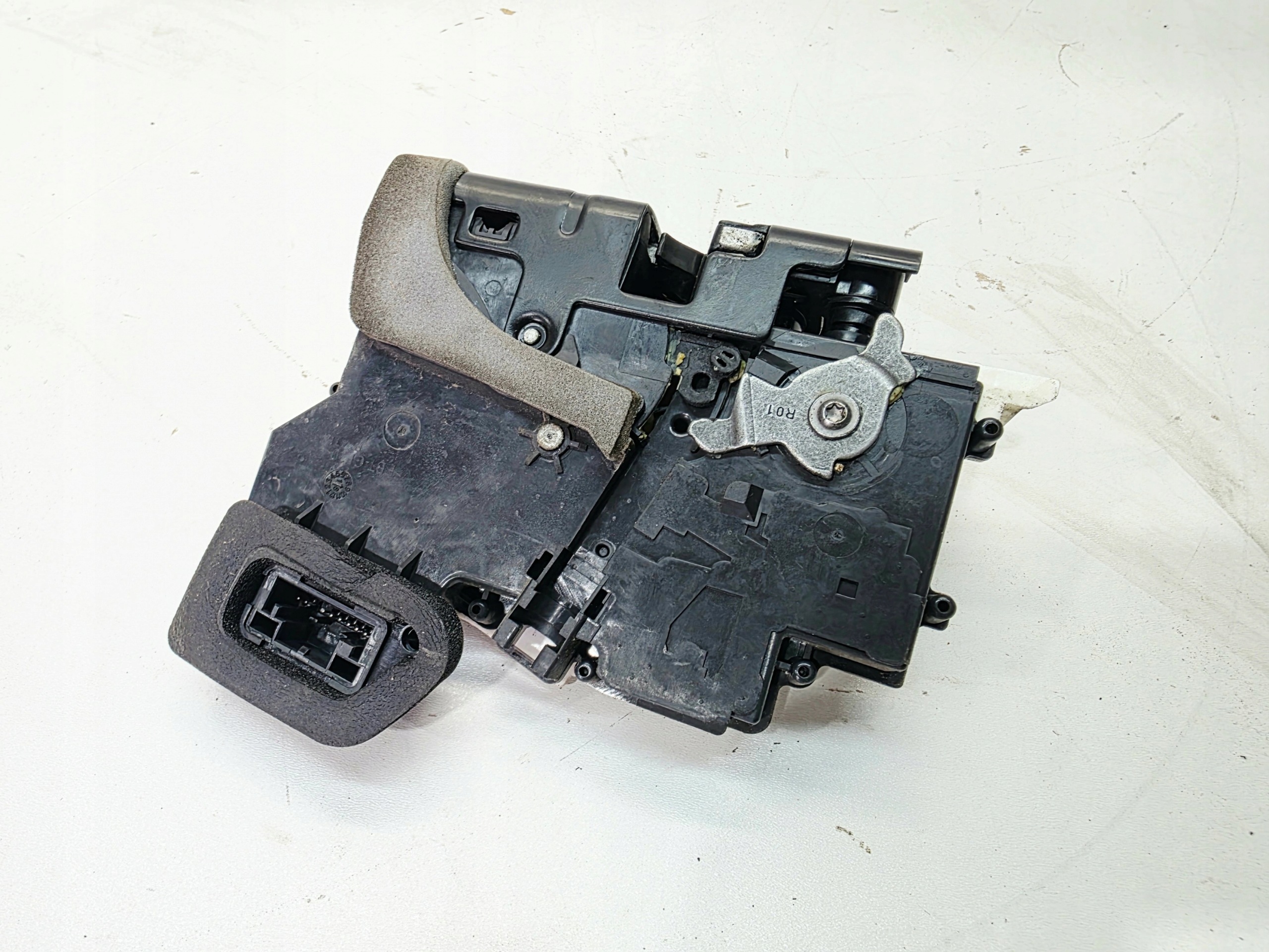 lock door right front AUDI A6 C8 4K1837016J 9 PIN