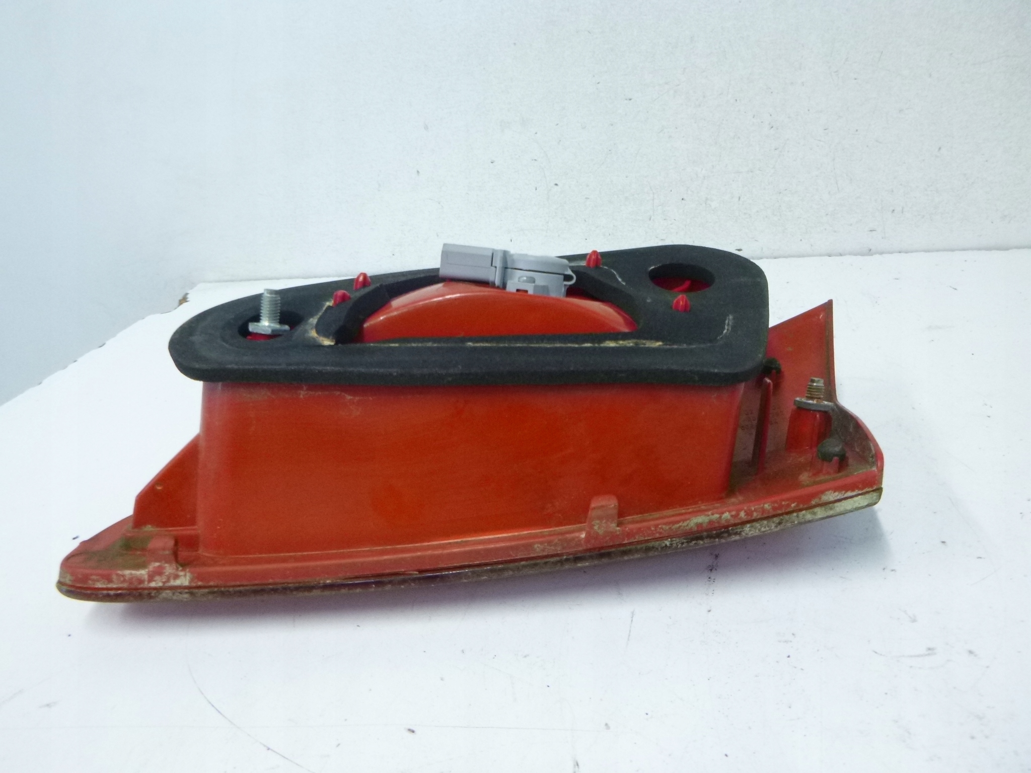 light rear z bonnet Alfa Romeo 147L 2005r.