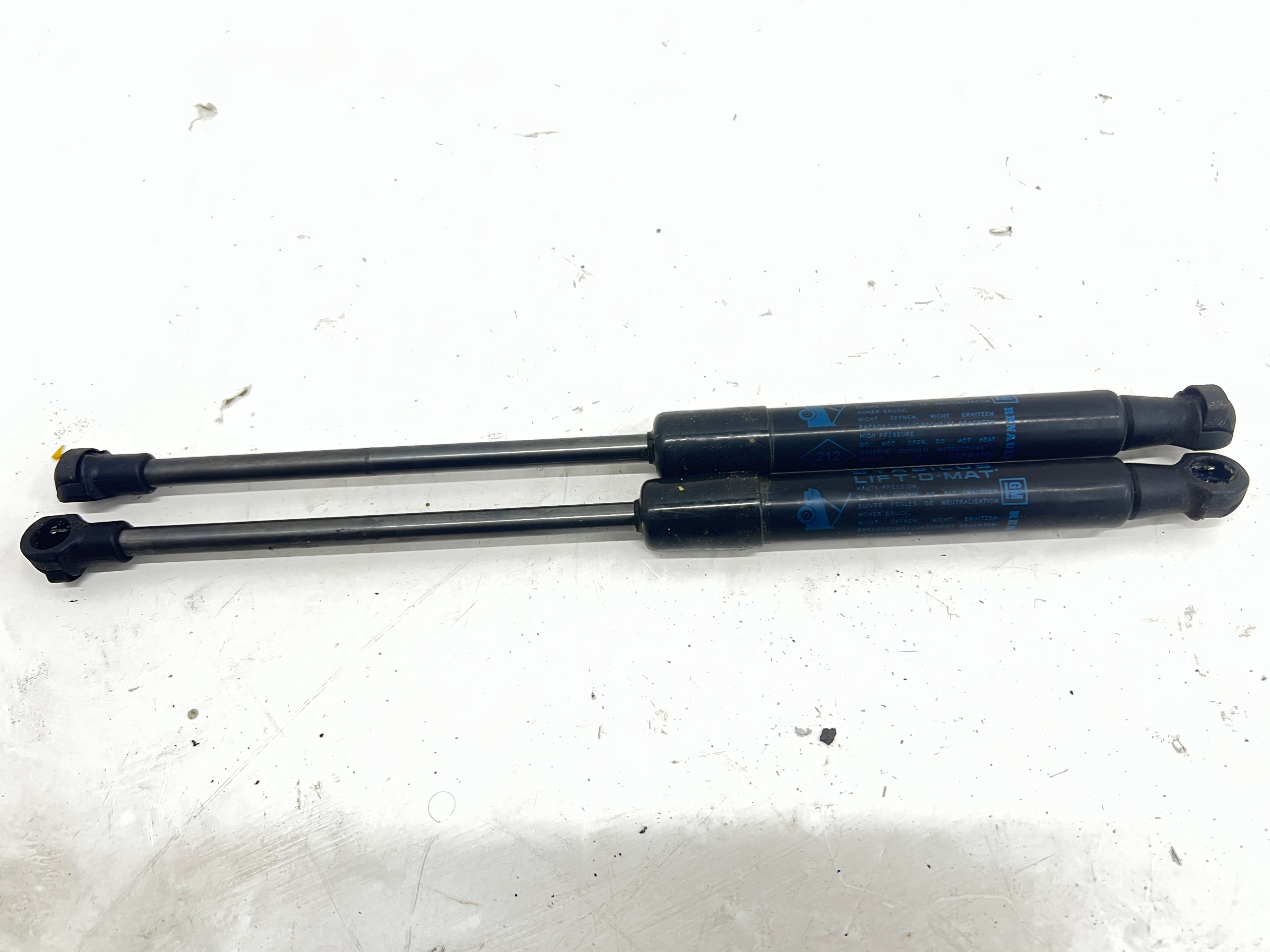 RENAULT TRAFIC III OPEL VIVARO B 14- damper bonnets 2X KPL front 93867630