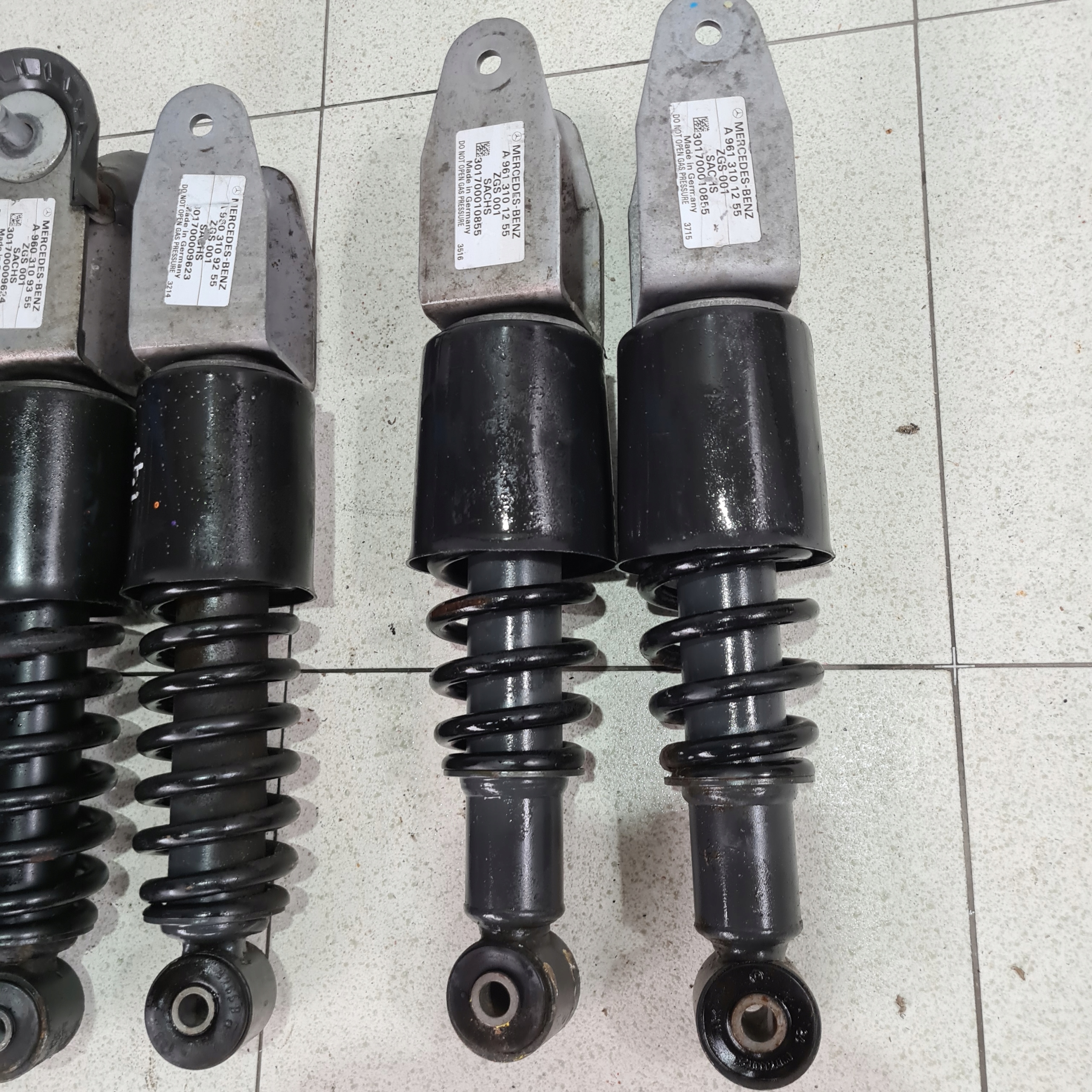 AMORTYZATOR KABINY PODUSZKA MERCEDES ACTROS MP 4