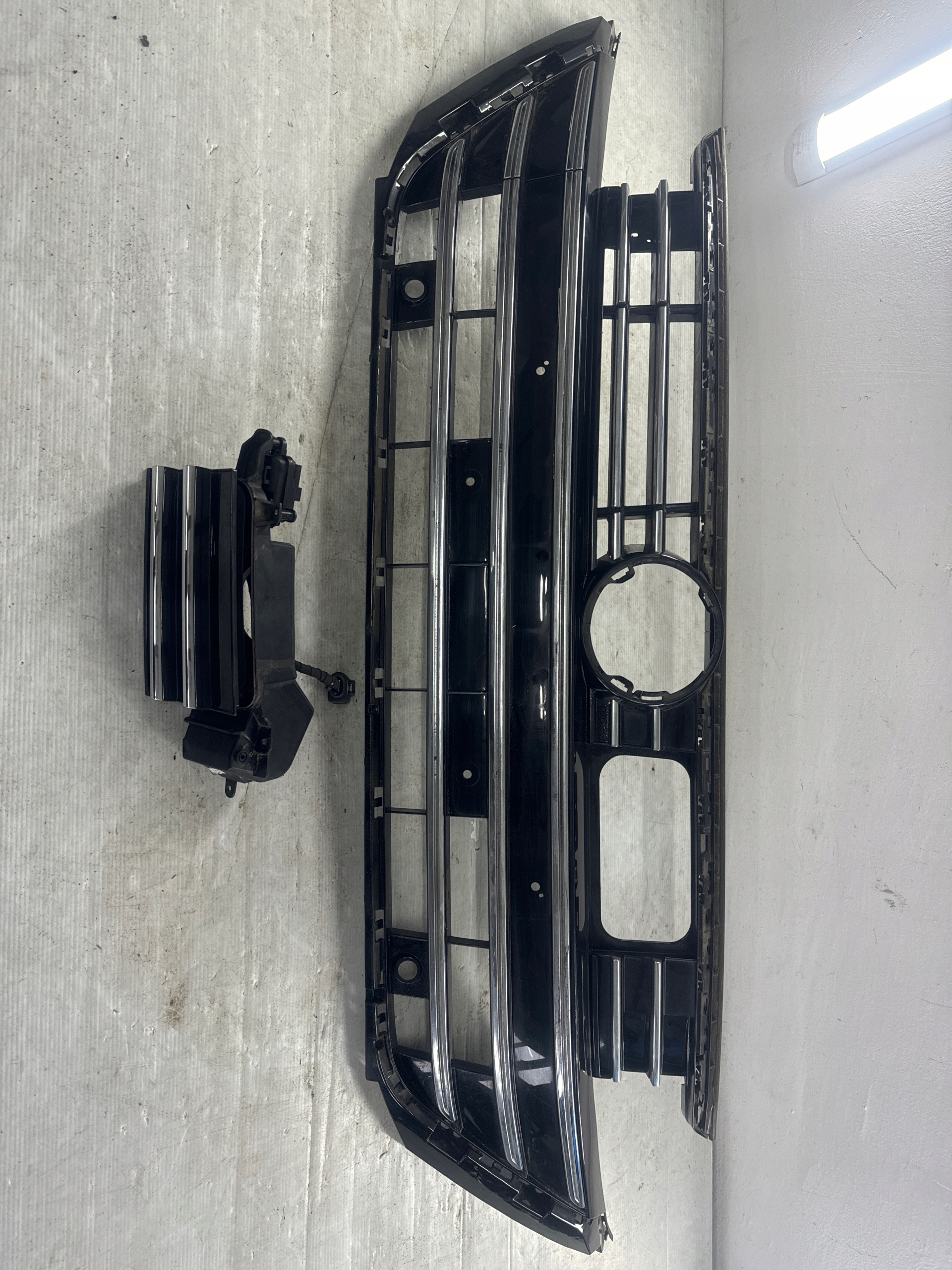 VW ARTEON R-LINE 3G8 ATRAPA GRILL 3G8853651BJ